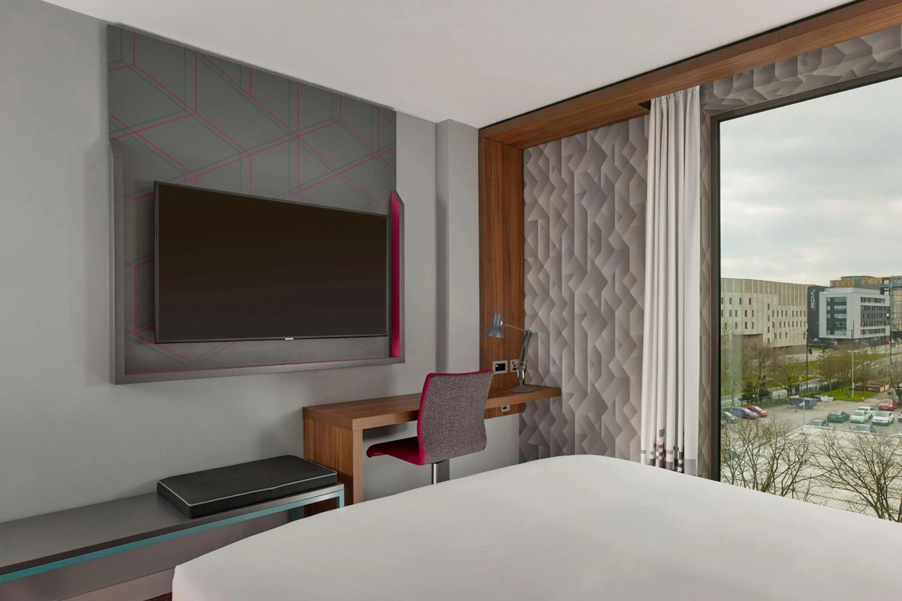 Photo of the whole room, Bed in Aloft Birmingham Eastside