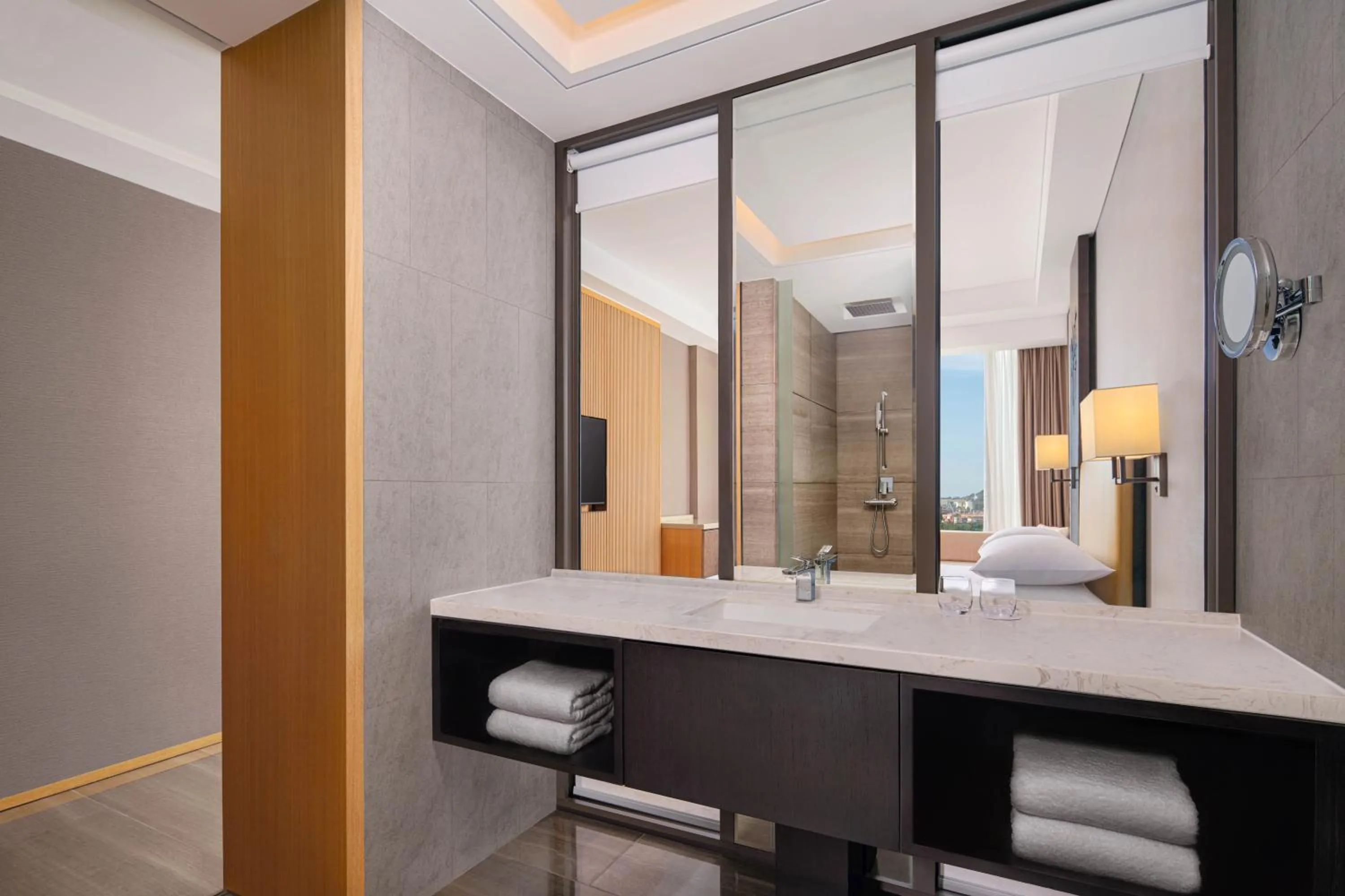 Shower in Batam Marriott Hotel Harbour Bay