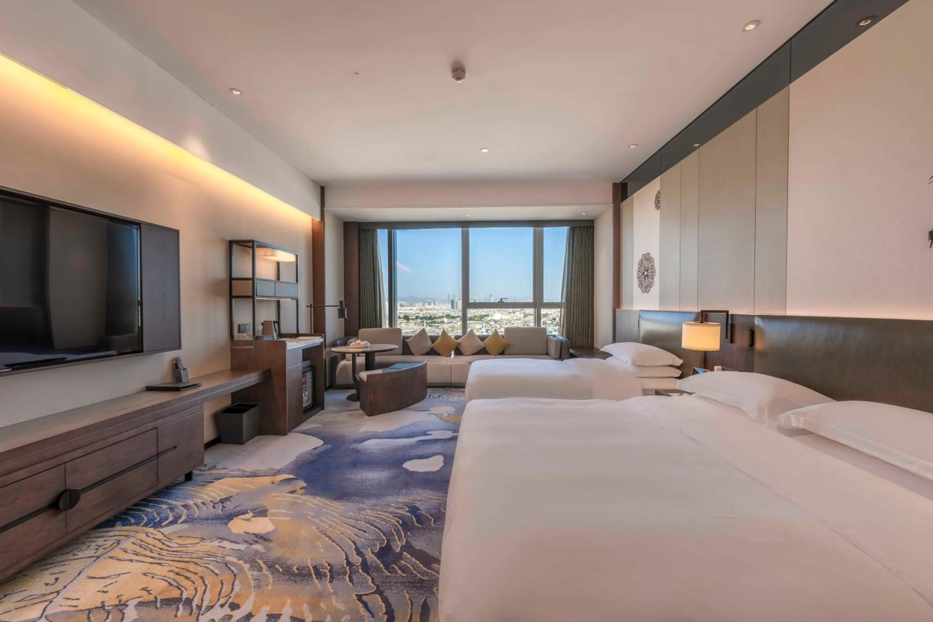 Photo of the whole room, Bed in Sheraton Kunming