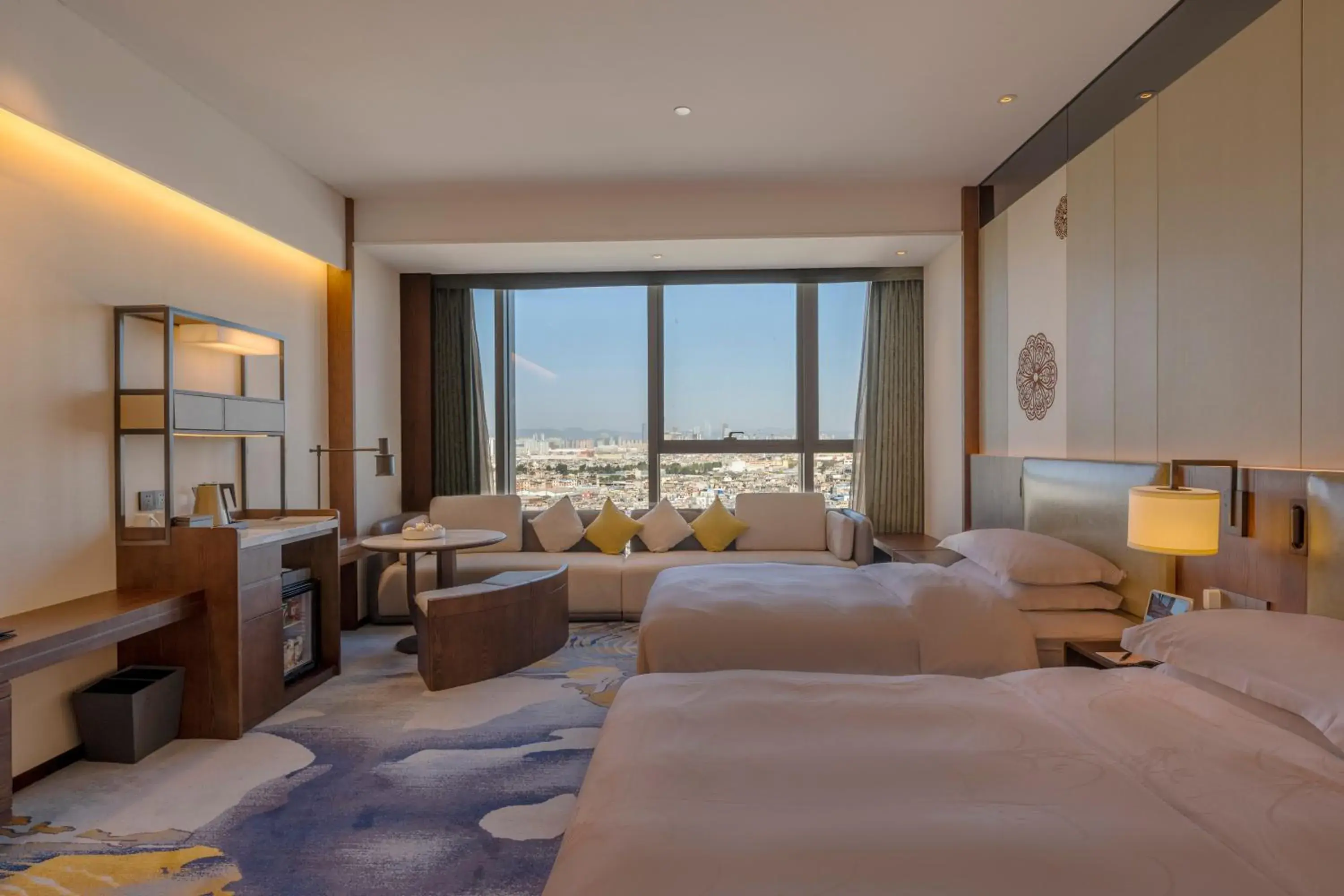 Deluxe Family Room with Guest Room with 2 Twin/Single Bed(s) in Sheraton Kunming Deluxe Family Room with Guest Room with 2 Twin/Single Bed(s) in Sheraton Kunming