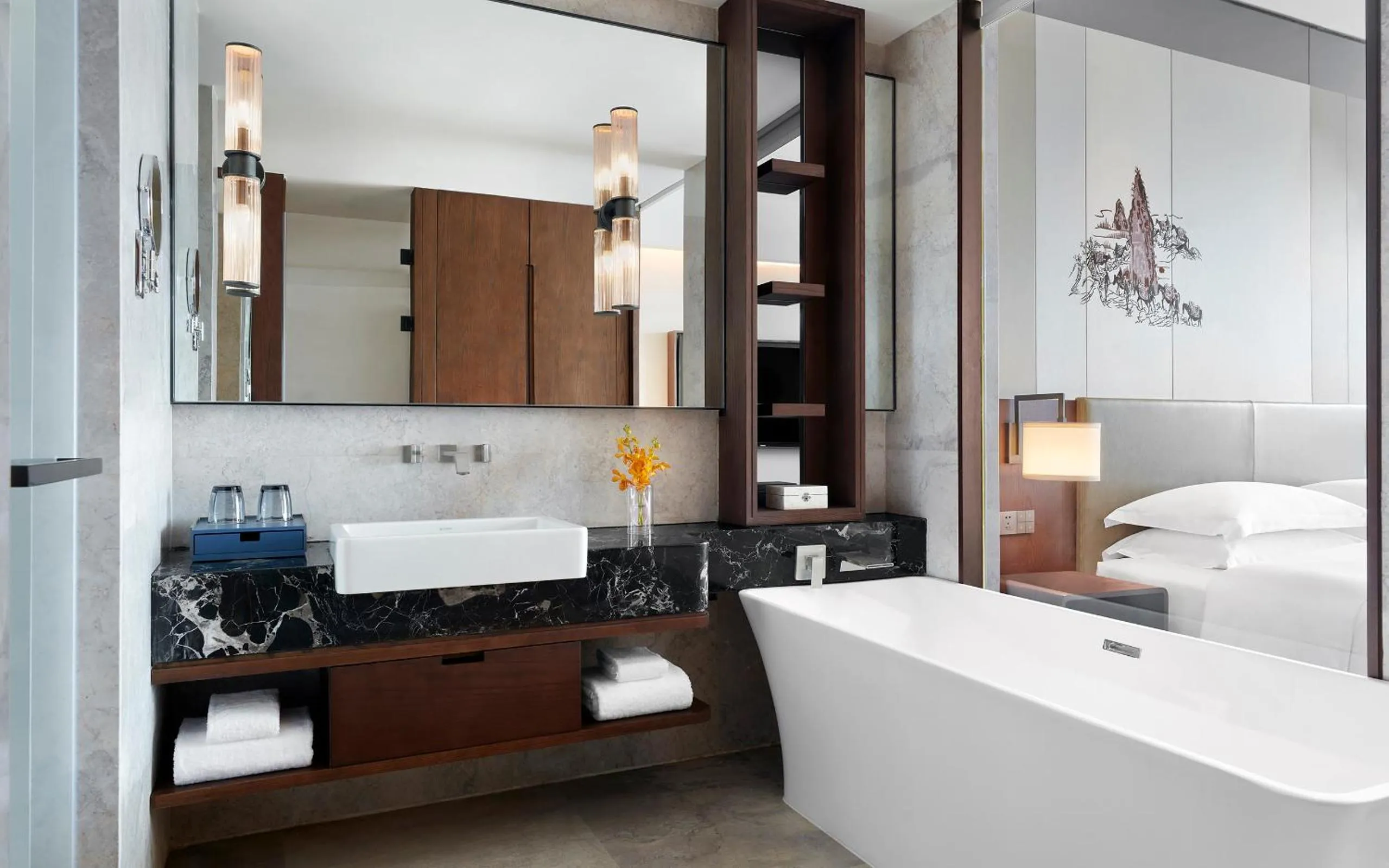 Bathroom, Bed in Sheraton Kunming