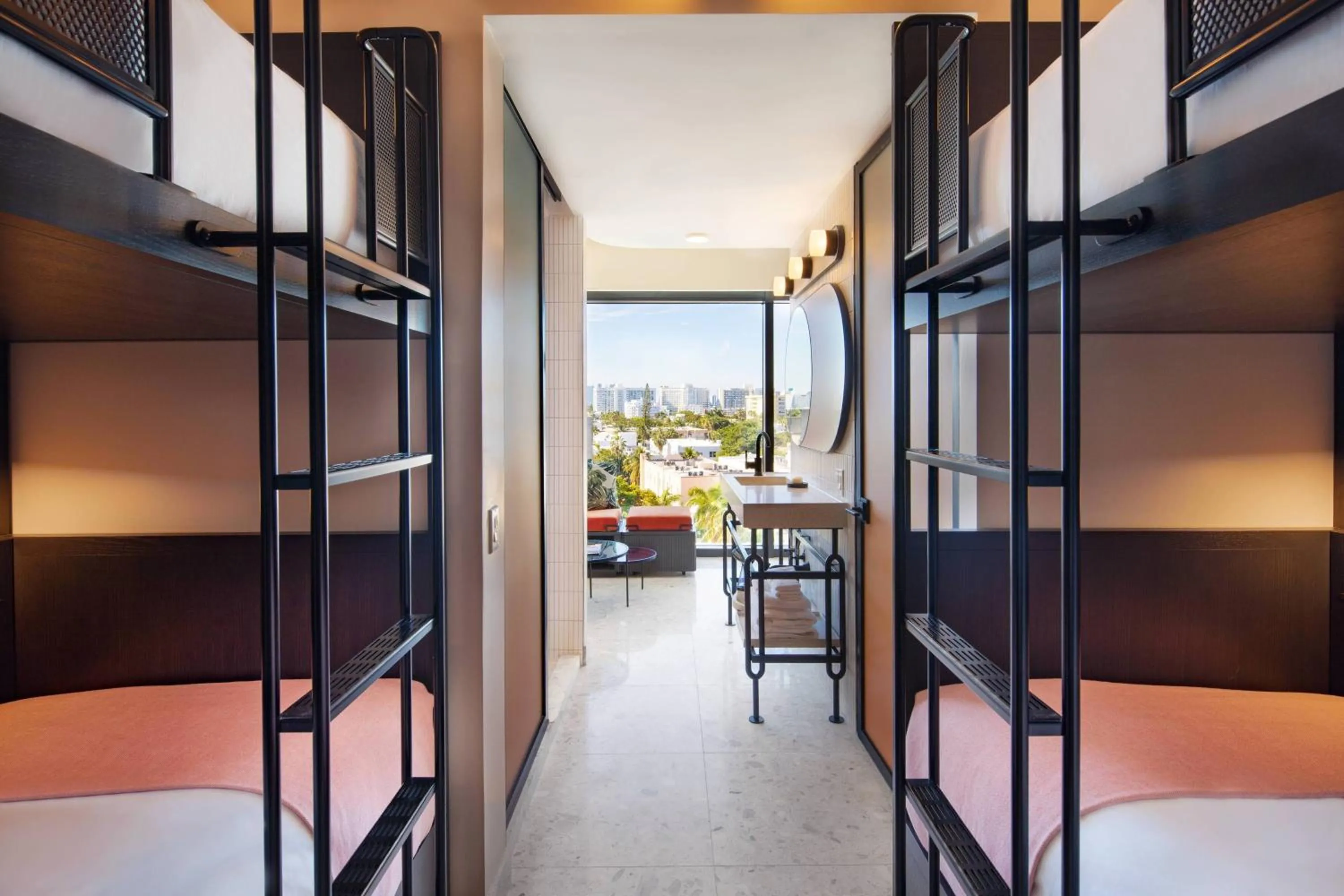 Photo of the whole room, Bed in Moxy Miami South Beach