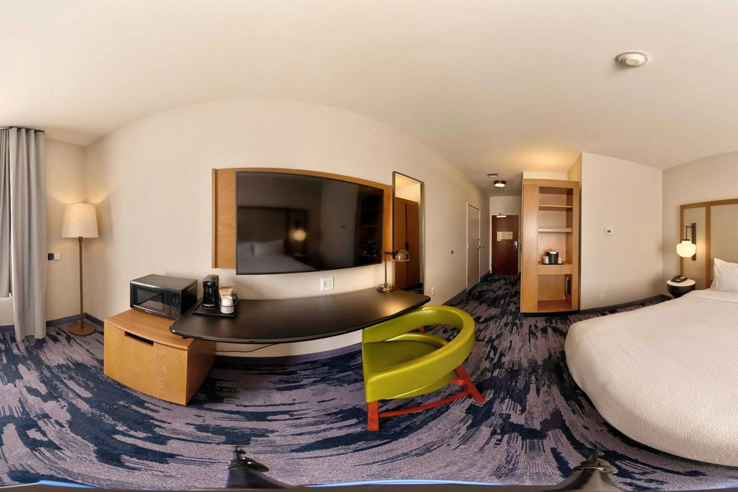 Photo of the whole room, Bed in Fairfield Inn & Suites by Marriott Milwaukee Brookfield