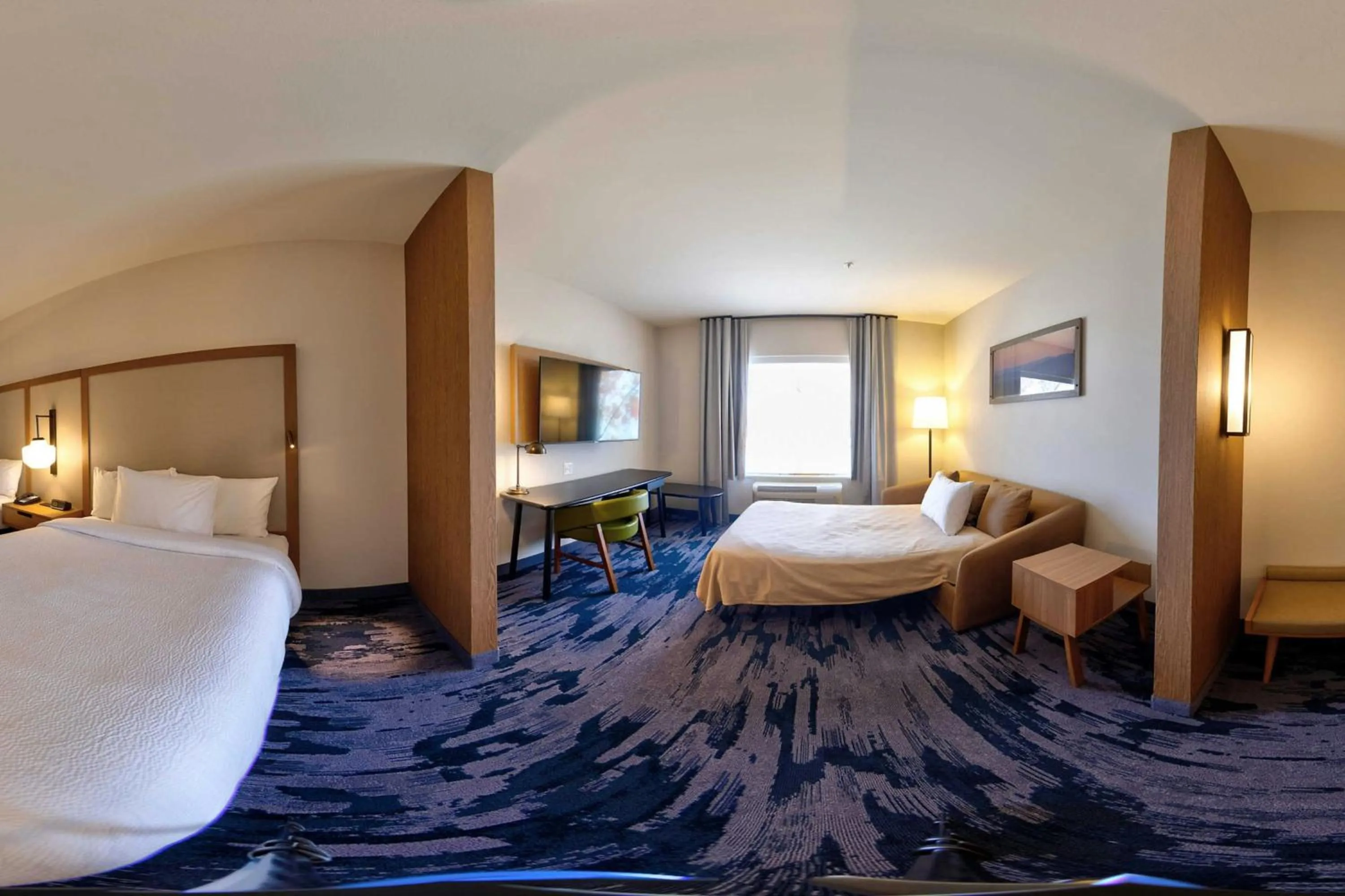 Photo of the whole room, Bed in Fairfield Inn & Suites by Marriott Milwaukee Brookfield