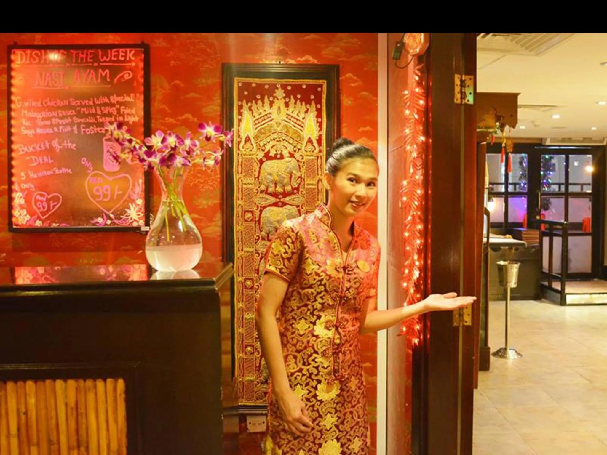 Restaurant/places to eat in Arabian Courtyard Hotel & Spa