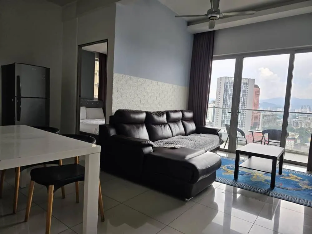 Regalia Residence KLCC View by iLuxHome