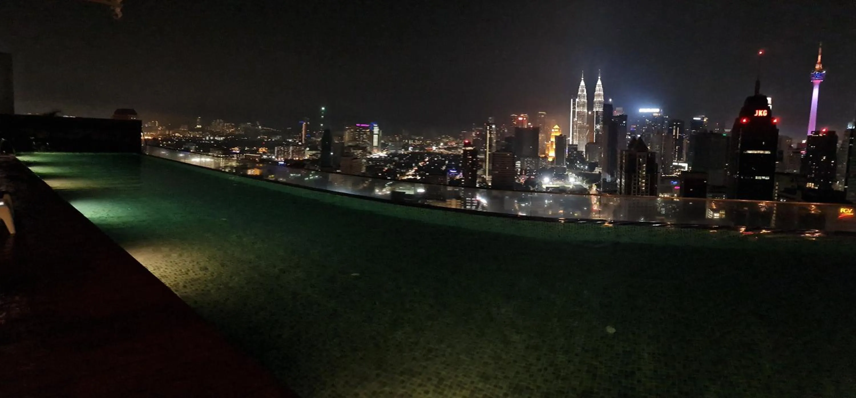 Regalia Residence KLCC View by iLuxHome