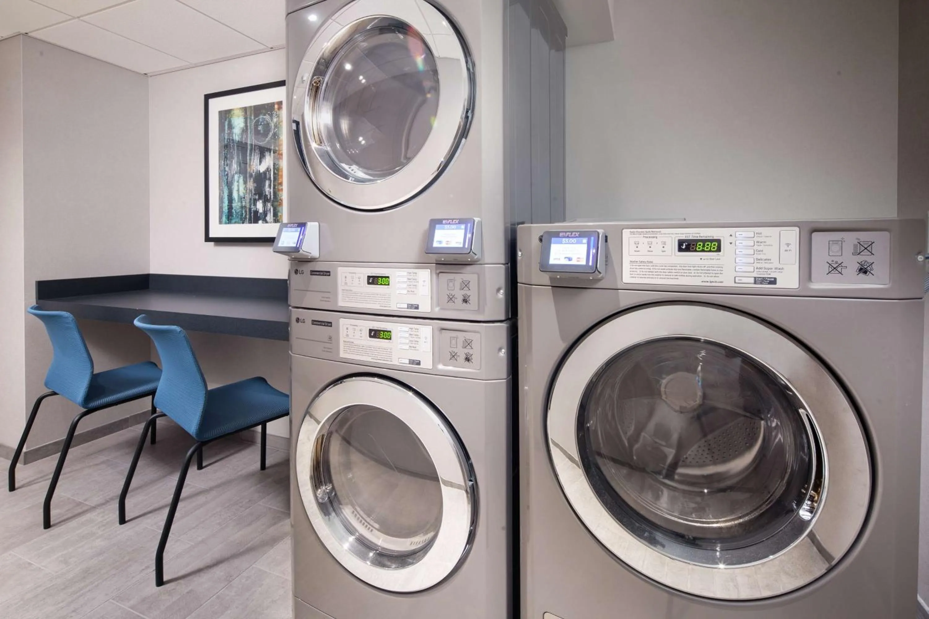 Property building in Hampton Inn Boston Seaport District