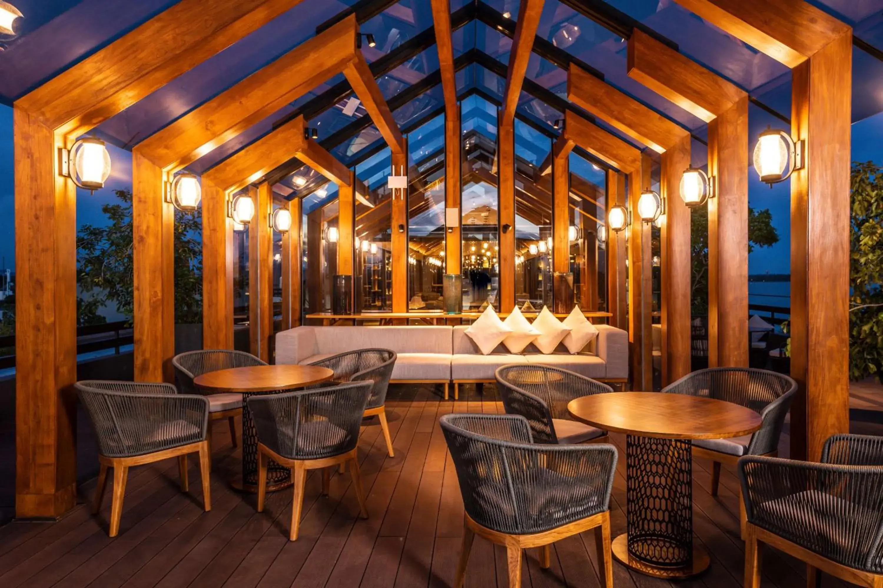 Restaurant/places to eat in DoubleTree by Hilton Weerawila Rajawarna Resort Restaurant/places to eat in DoubleTree by Hilton Weerawila Rajawarna Resort