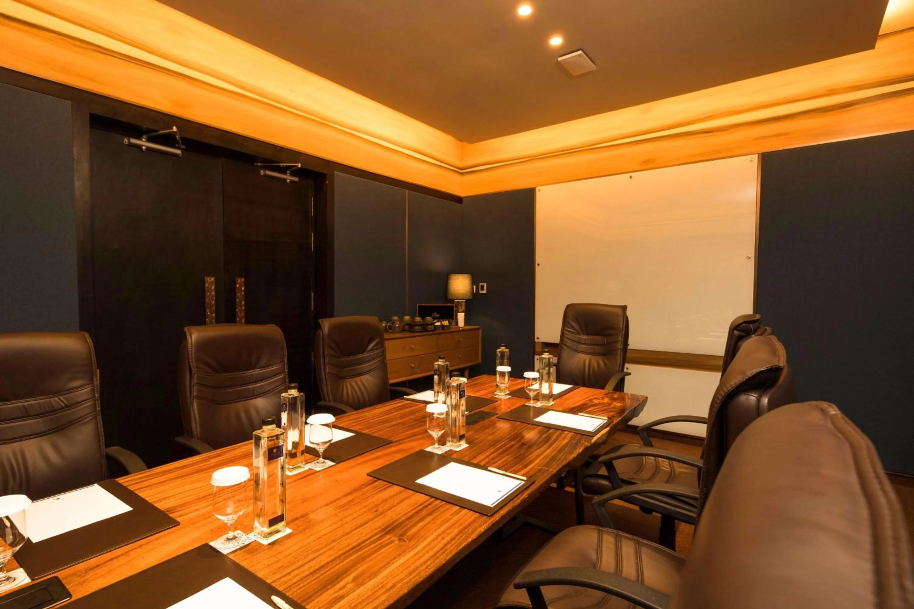 Meeting/conference room in DoubleTree by Hilton Weerawila Rajawarna Resort