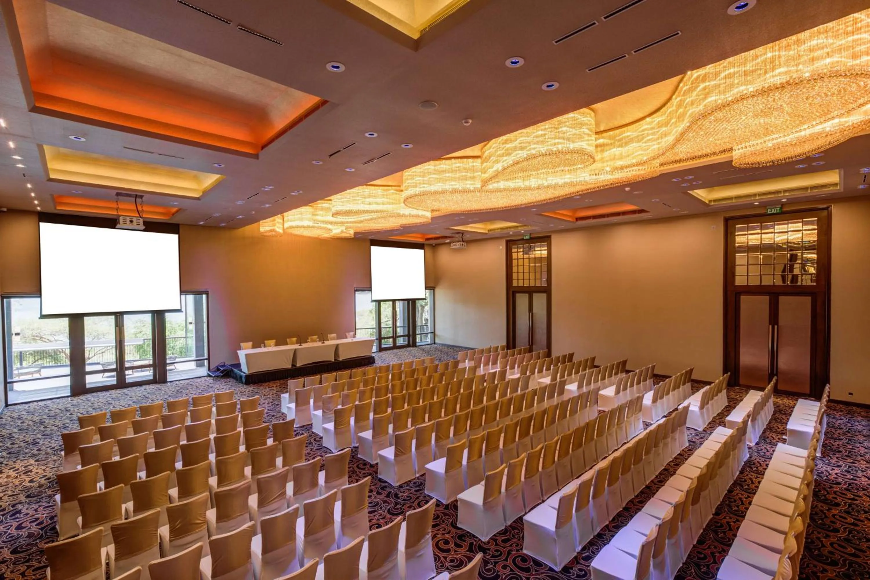 Meeting/conference room in DoubleTree by Hilton Weerawila Rajawarna Resort