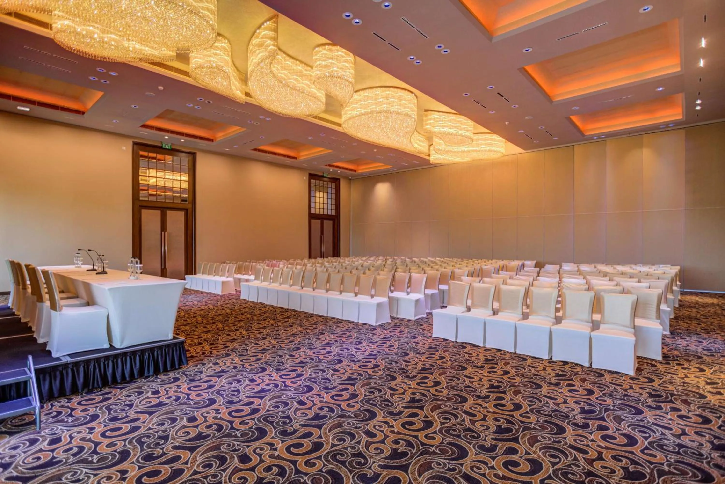 Meeting/conference room in DoubleTree by Hilton Weerawila Rajawarna Resort