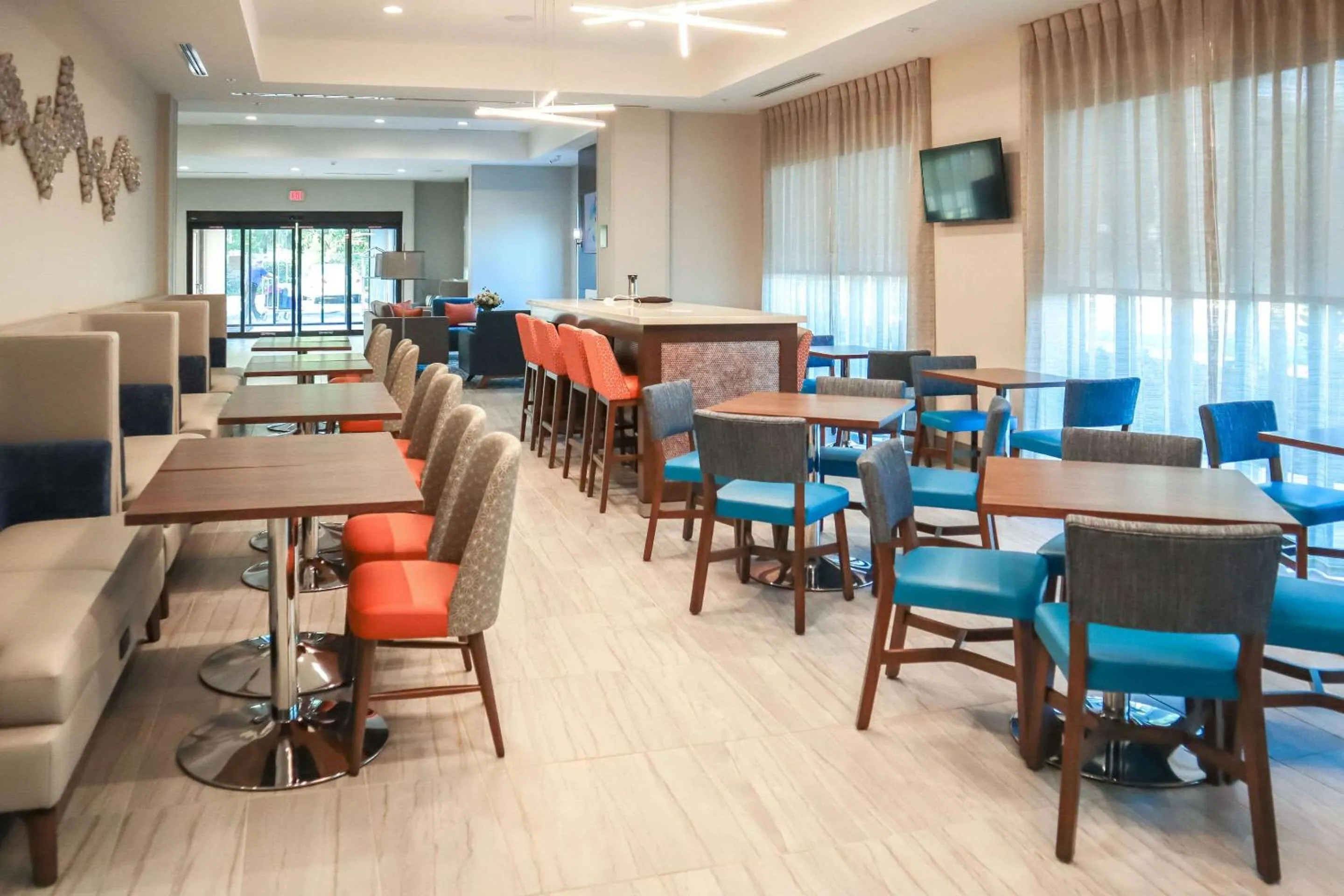 Restaurant/places to eat in Comfort Suites Gainesville Near University