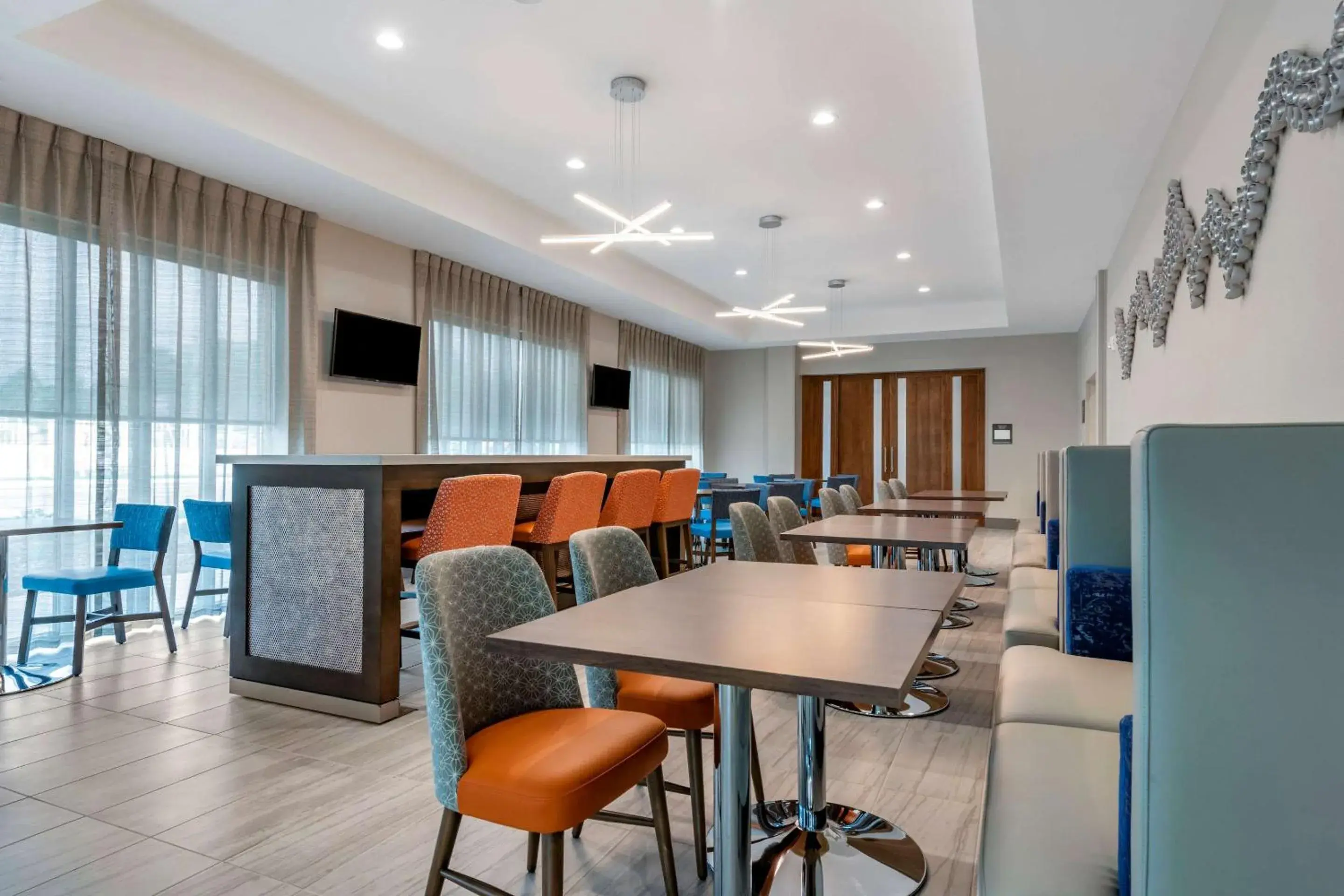 Restaurant/places to eat in Comfort Suites Gainesville Near University Restaurant/places to eat in Comfort Suites Gainesville Near University