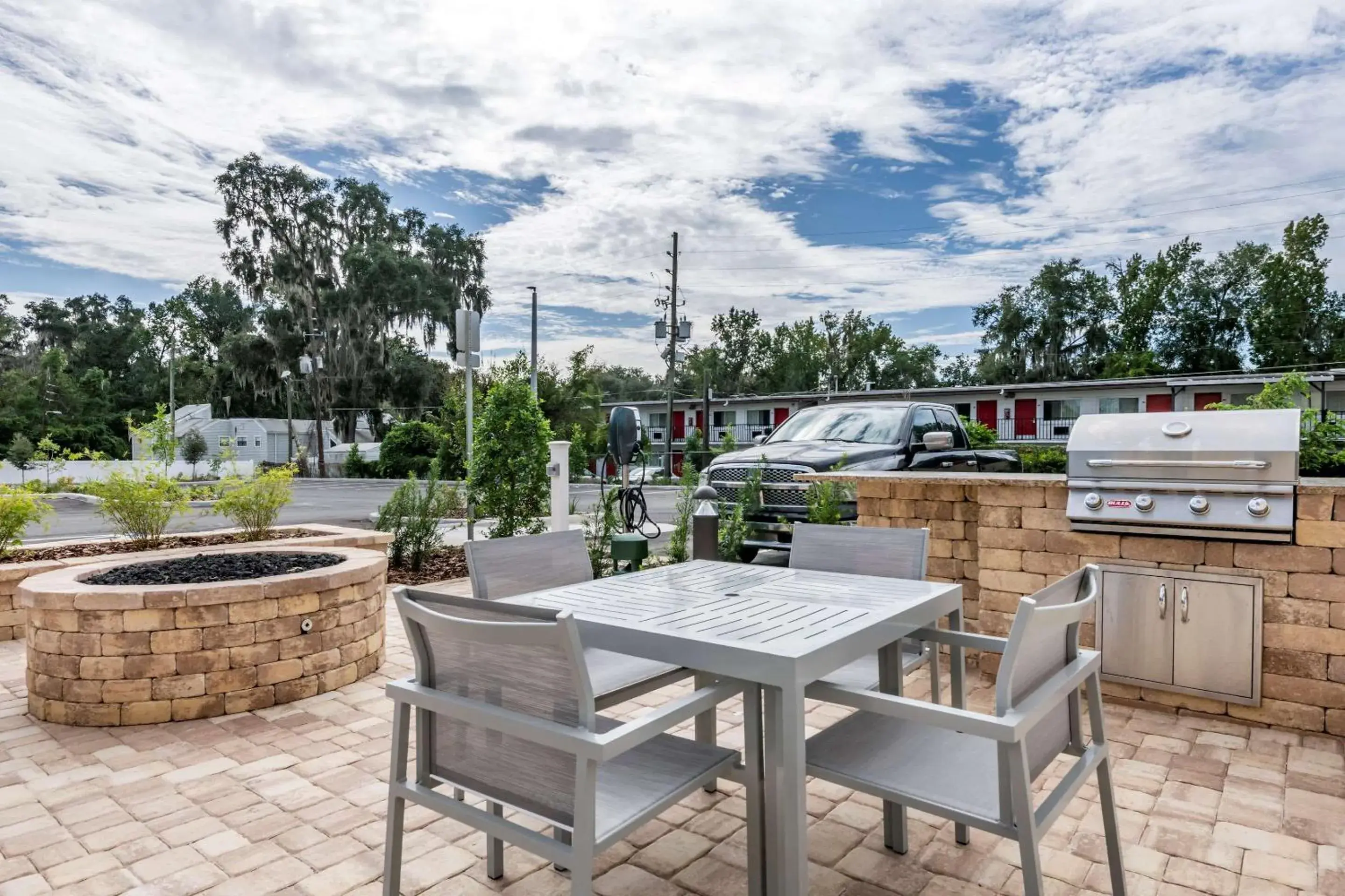 Property building in Comfort Suites Gainesville Near University Property building in Comfort Suites Gainesville Near University