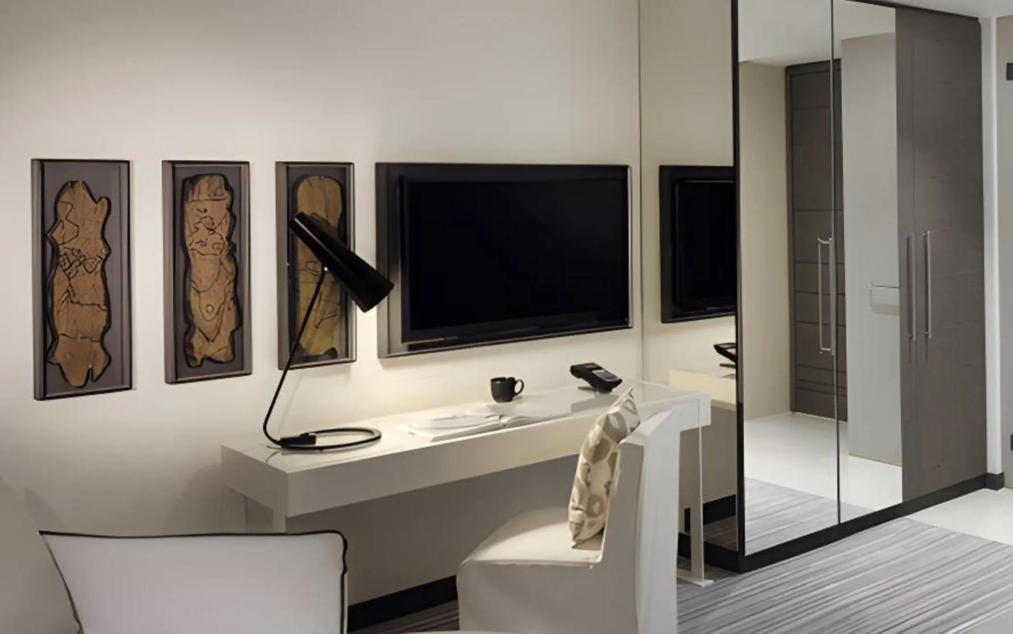 wardrobe in Hotel Boulevard, Autograph Collection, Downtown Dubai