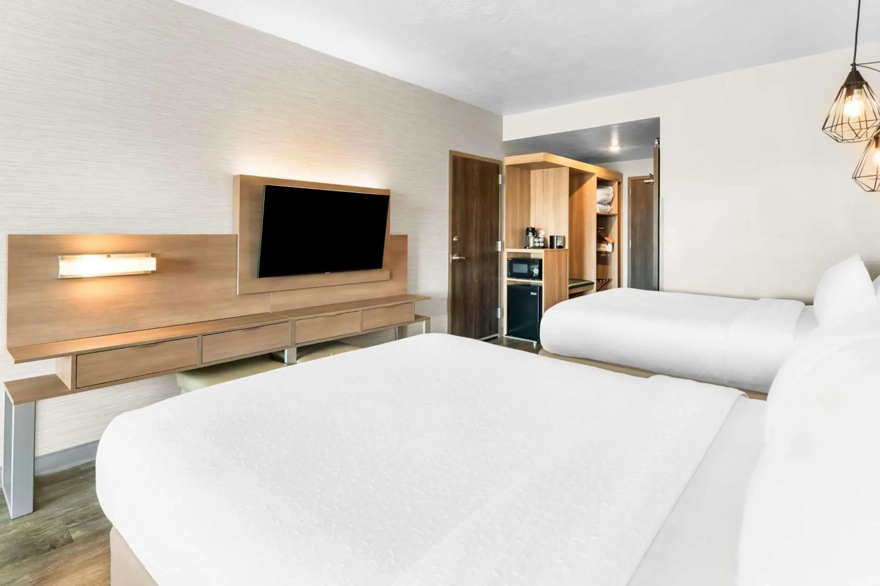 Photo of the whole room, Bed in Best Western Plus Settlers Point Photo of the whole room, Bed in Best Western Plus Settlers Point