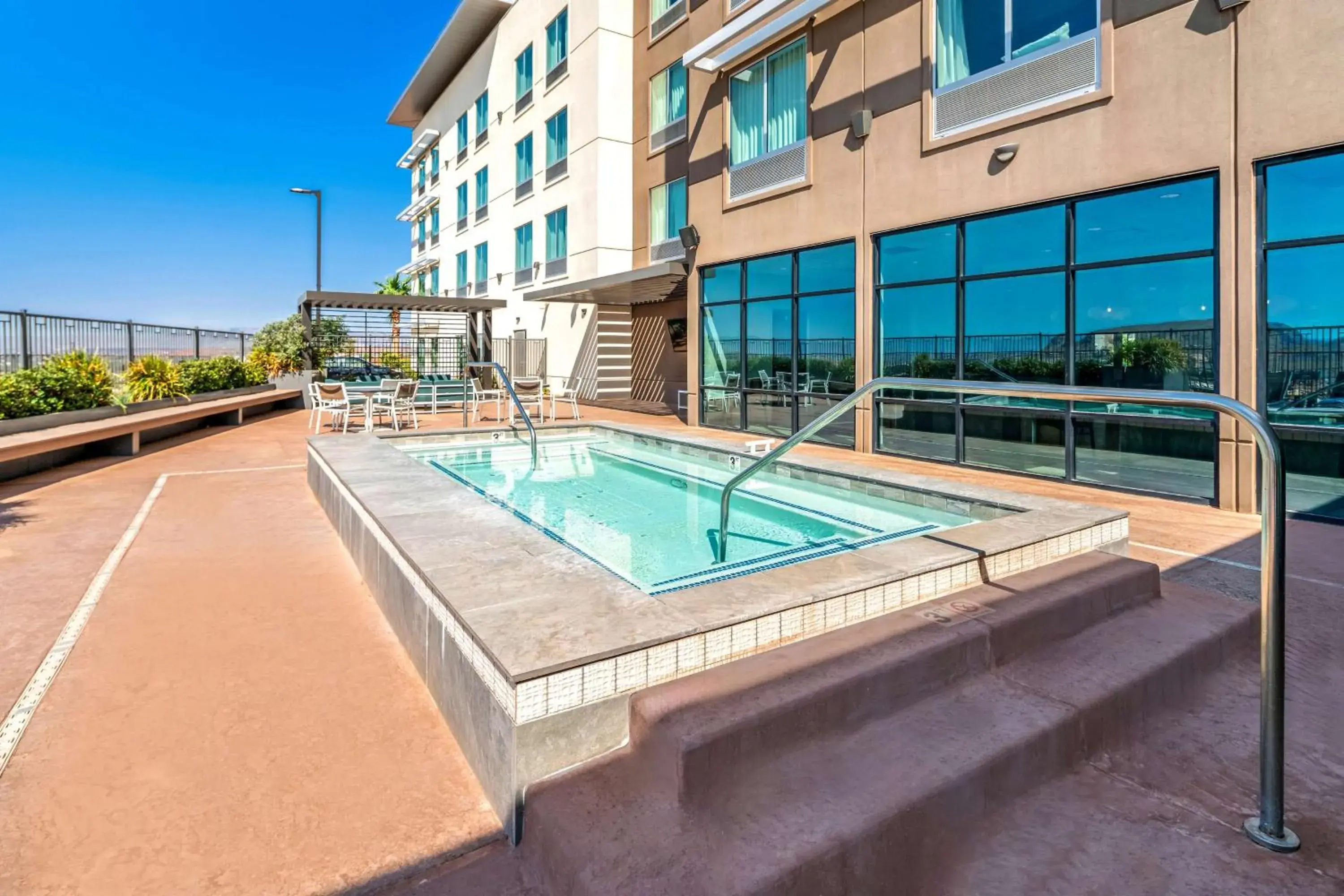 Pool view in Best Western Plus Settlers Point Pool view in Best Western Plus Settlers Point