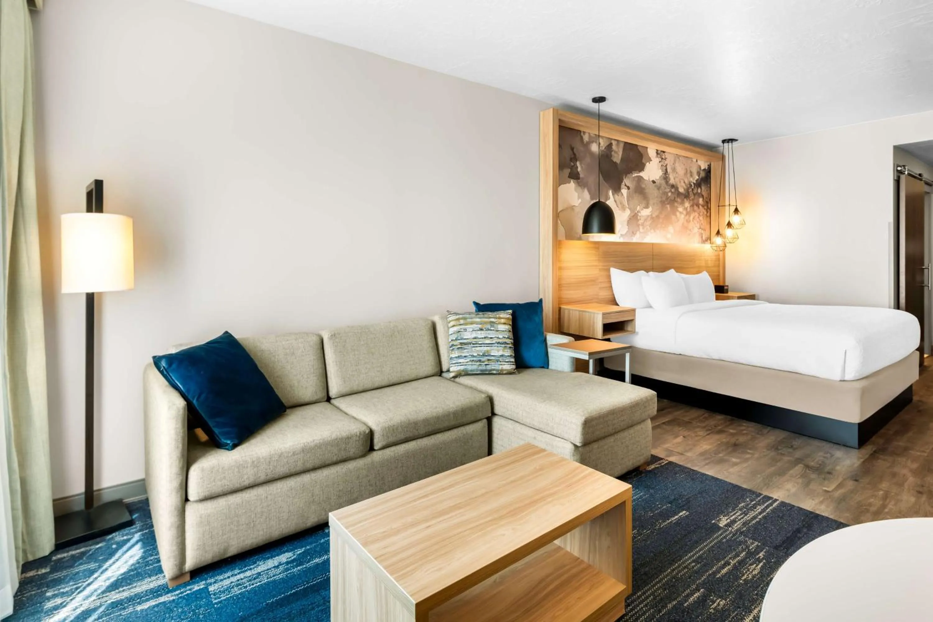 Photo of the whole room, Bed in Best Western Plus Settlers Point