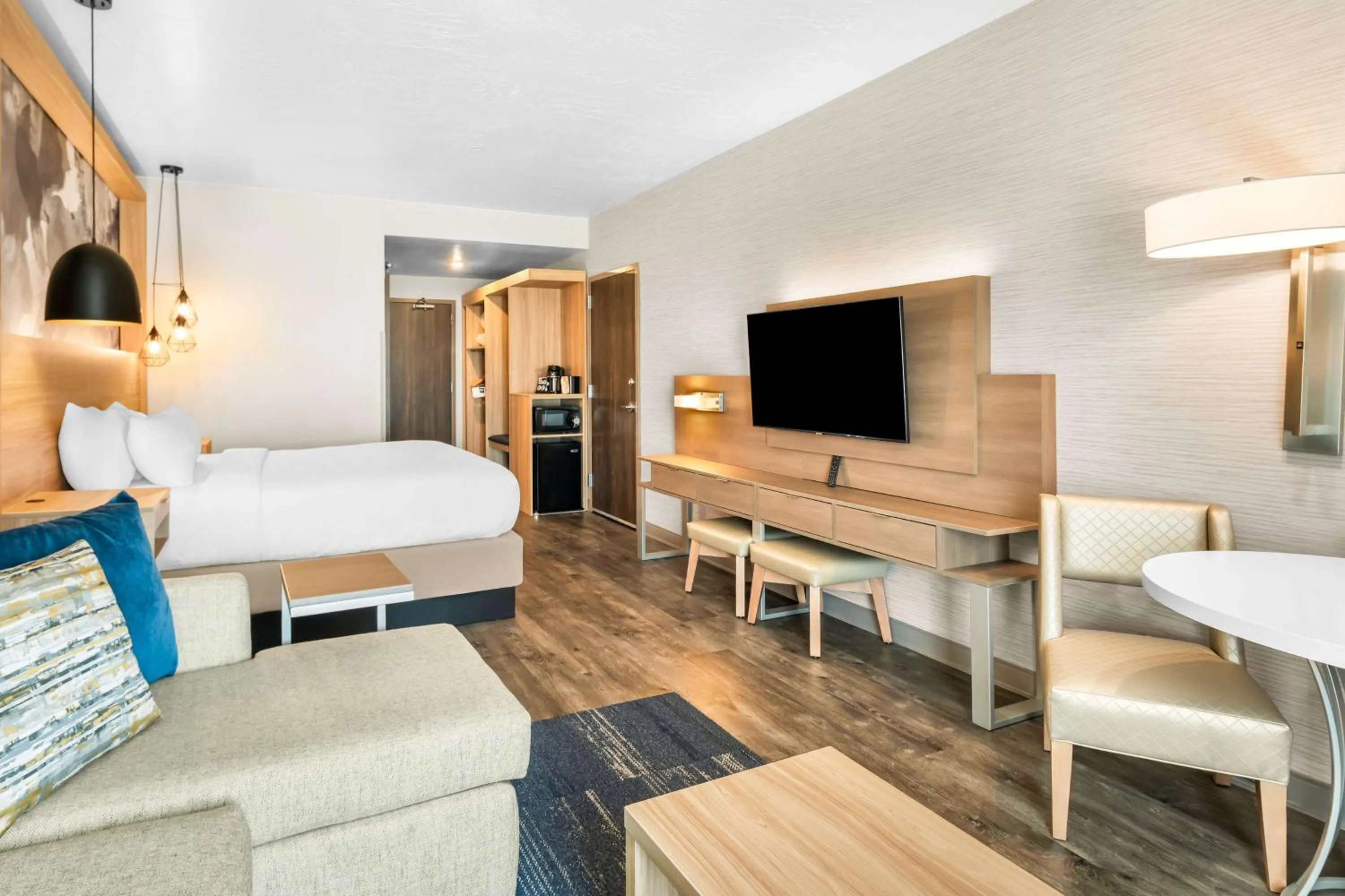 Photo of the whole room, Bed in Best Western Plus Settlers Point