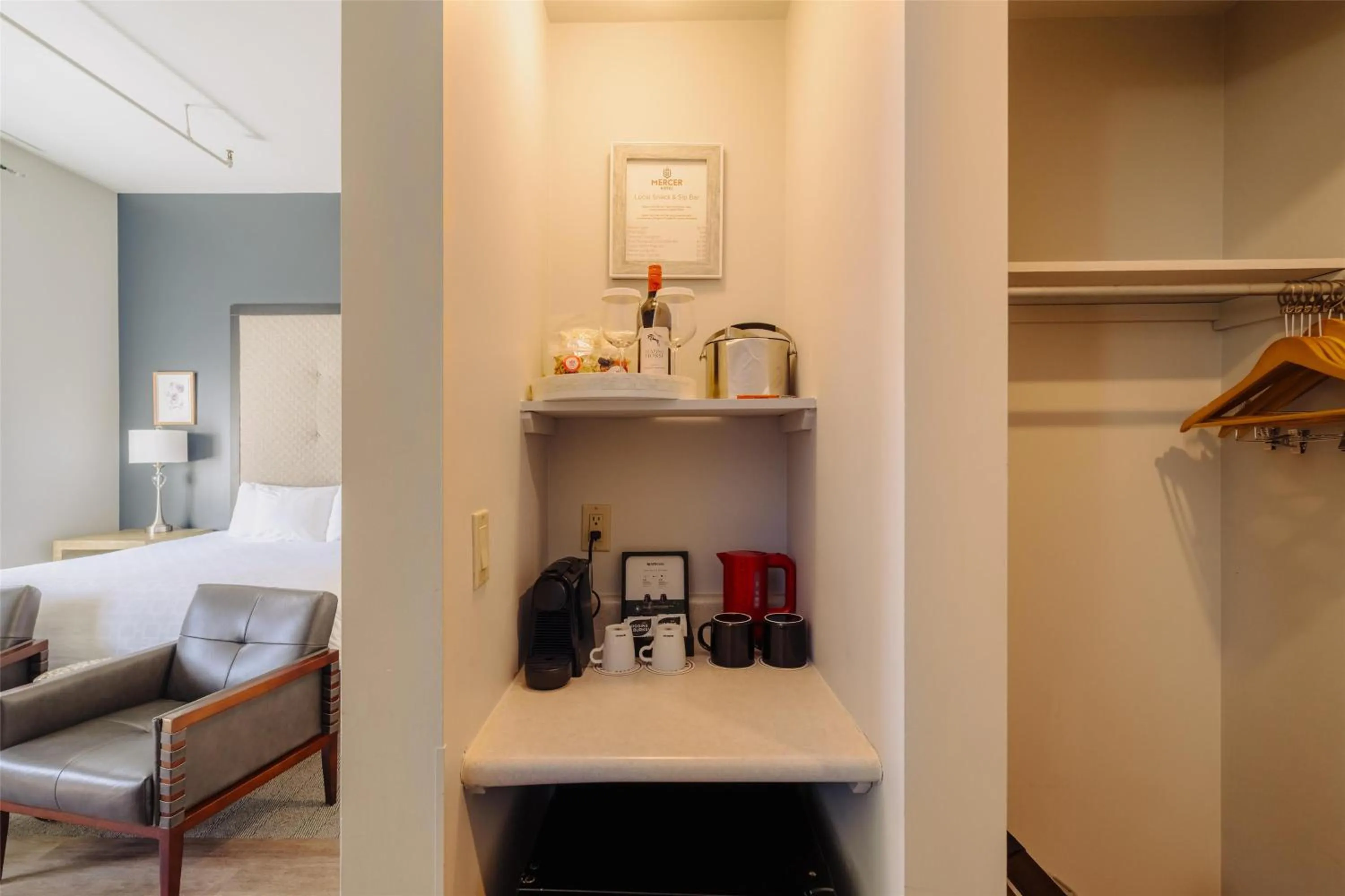 Bedroom, Bed in Mercer Hotel Downtown; BW Premier Collection