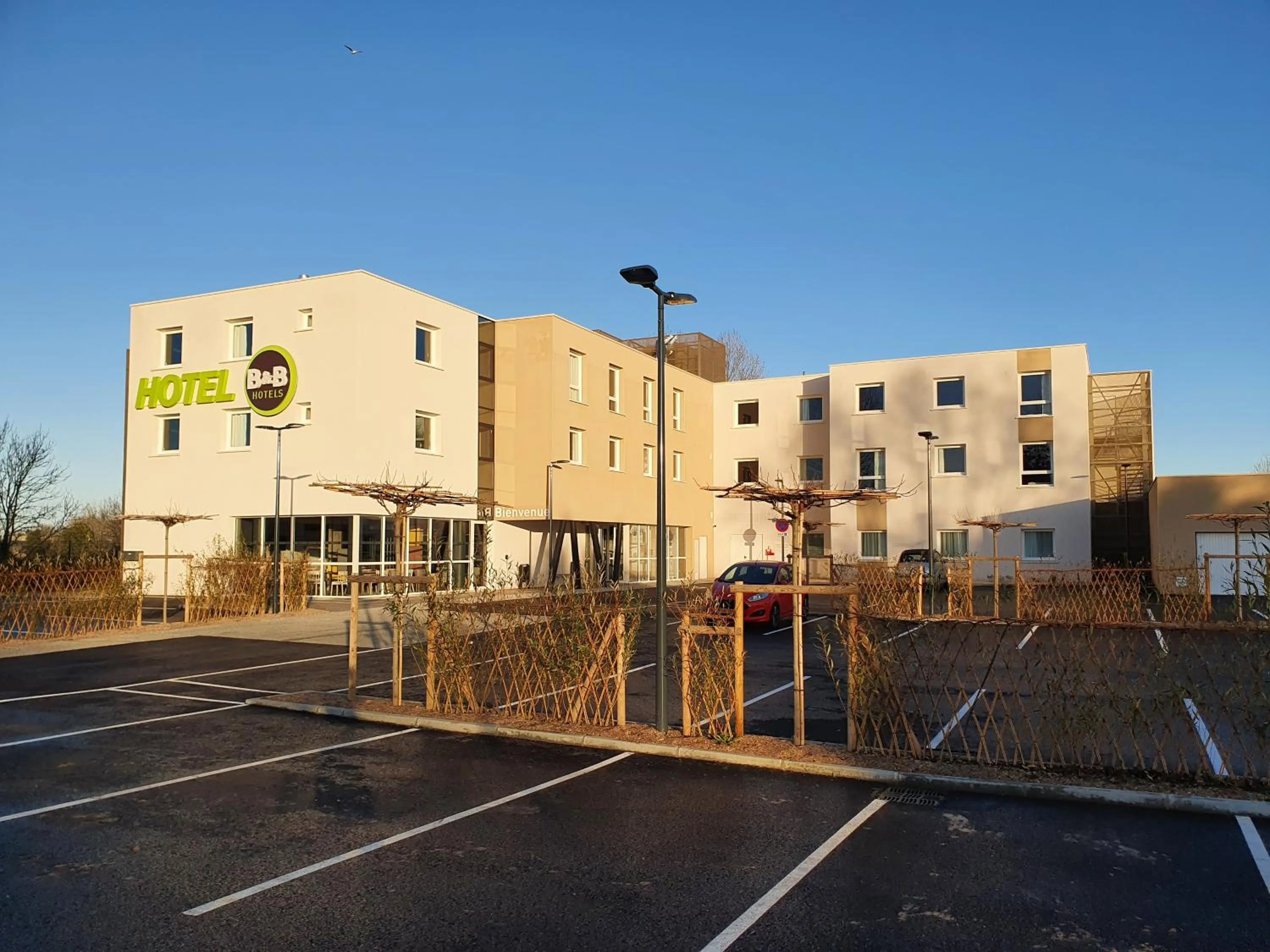 Facade/entrance in B&B HOTEL Ouistreham