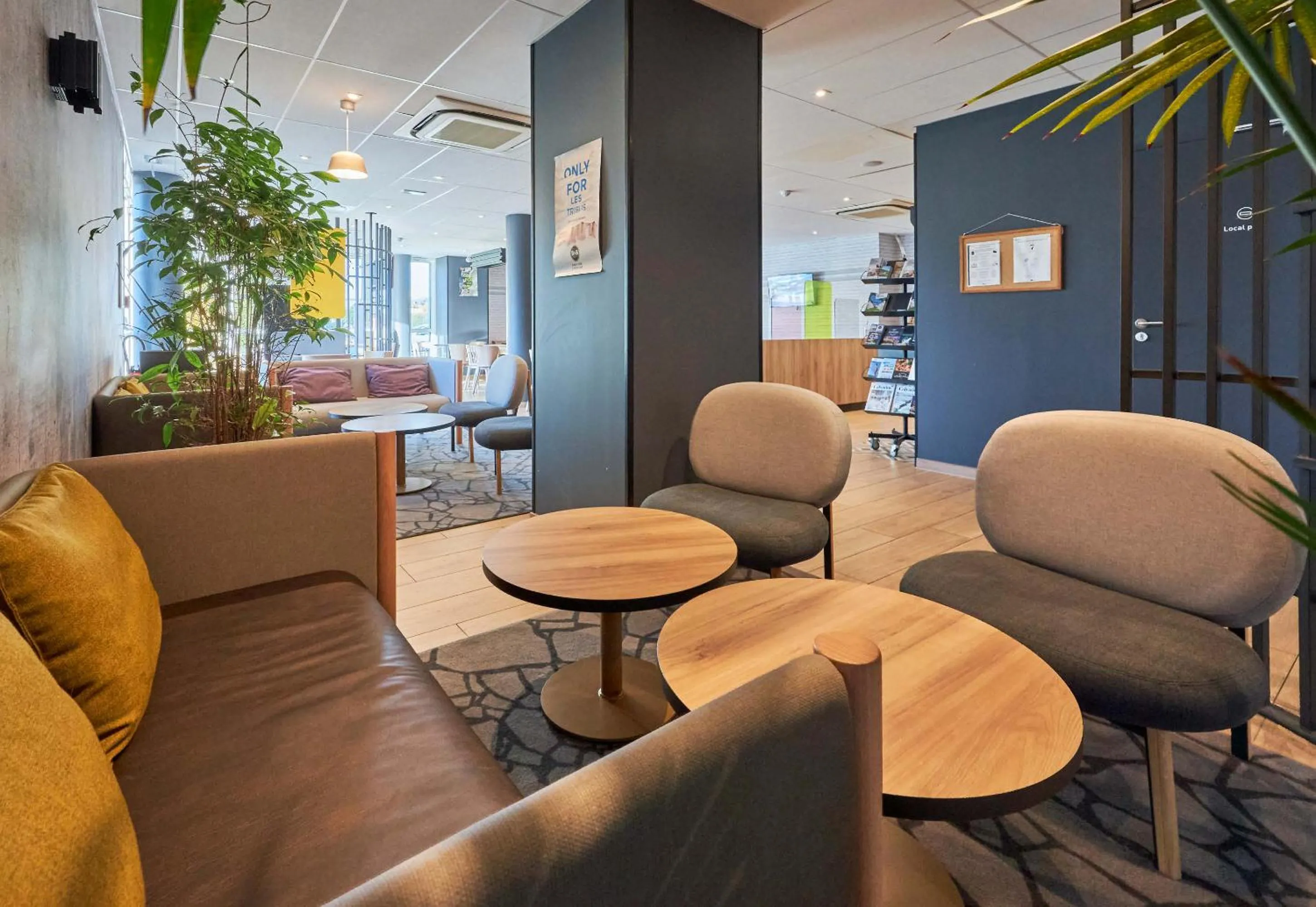 Seating area in B&B HOTEL Ouistreham