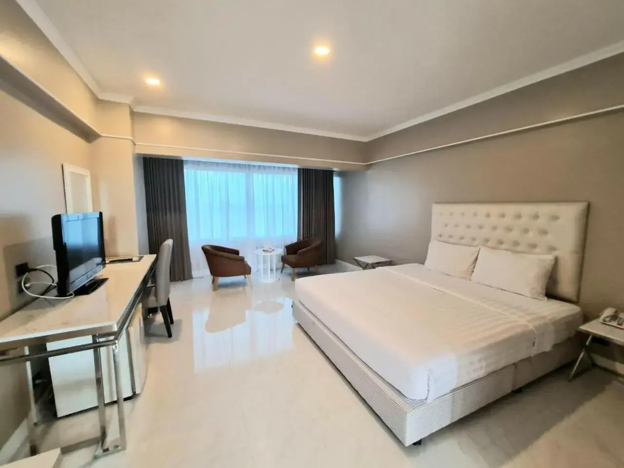 Bed in Chaisaeng Palace Hotel Bed in Chaisaeng Palace Hotel