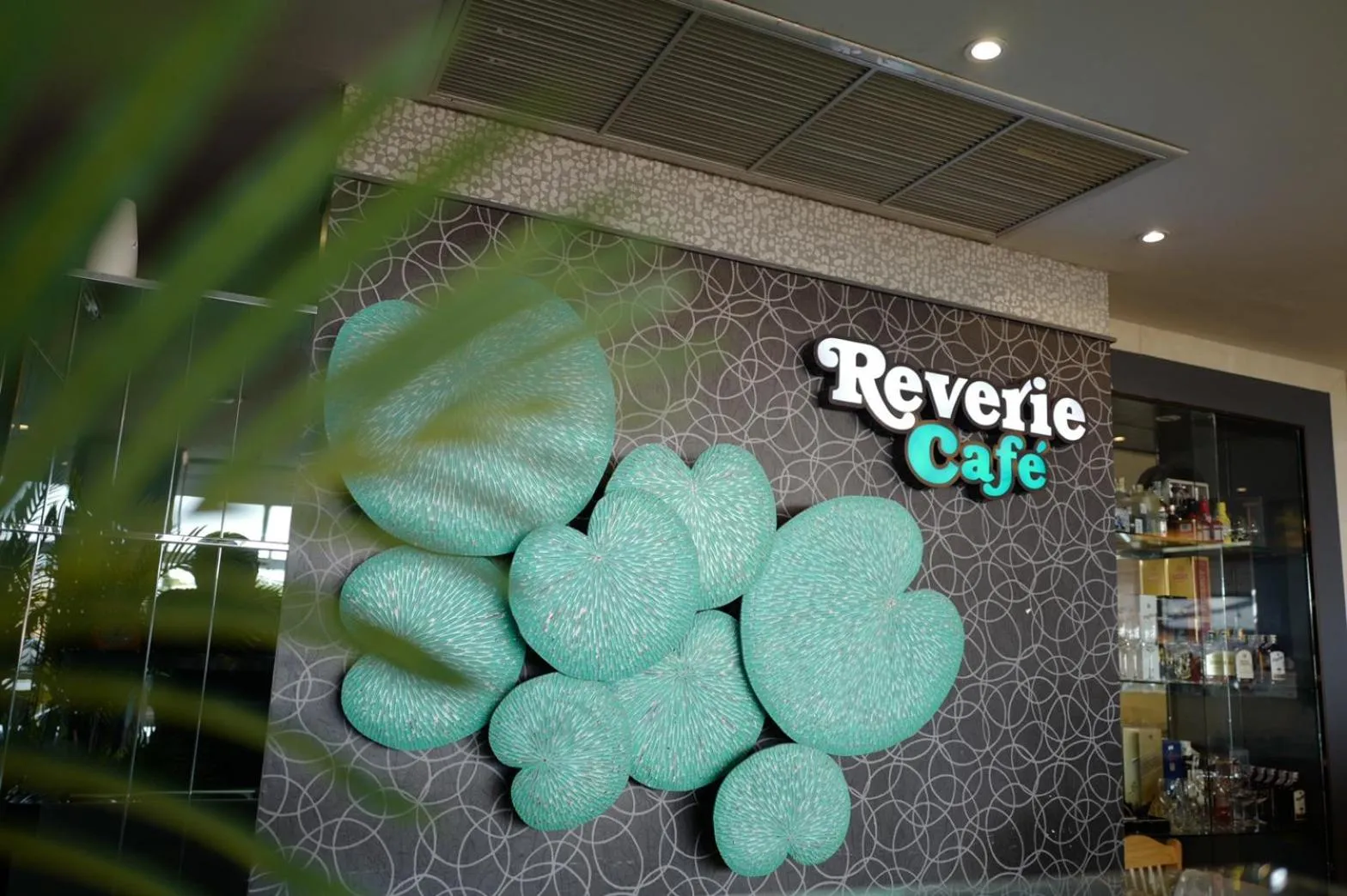 Chaisaeng Palace Hotel