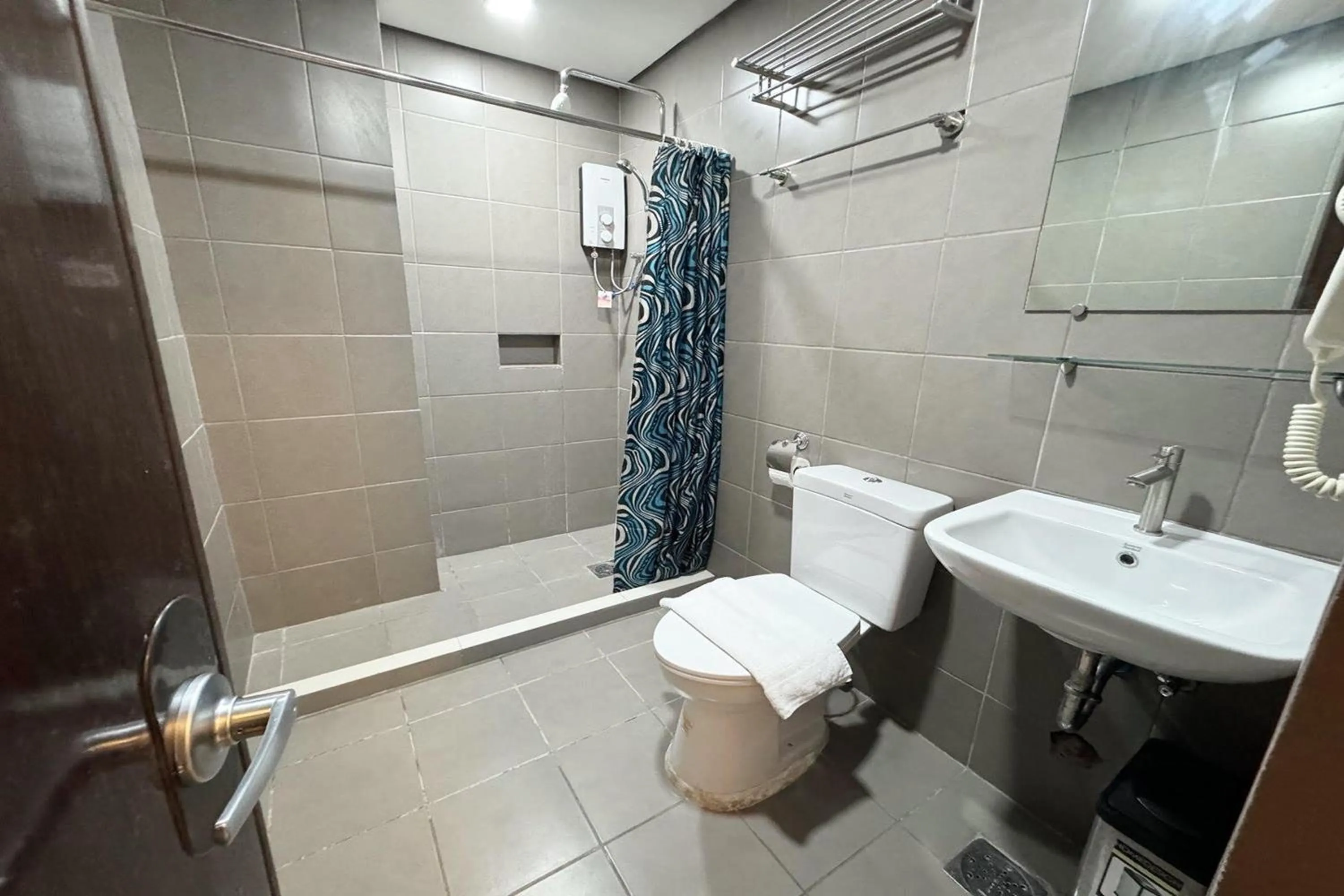 Bathroom in Belltower CSheLi Suites Bantay - Vigan