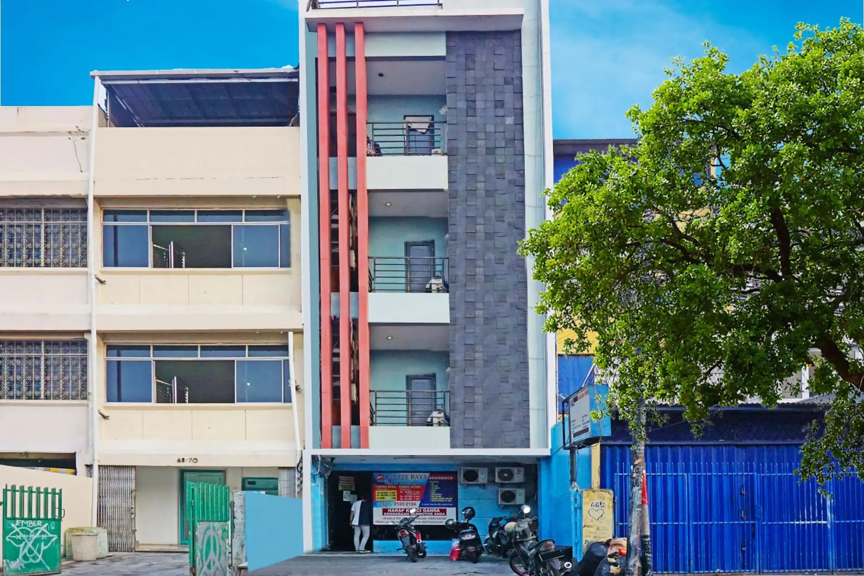 Property building in Lautze Residence Property building in Lautze Residence