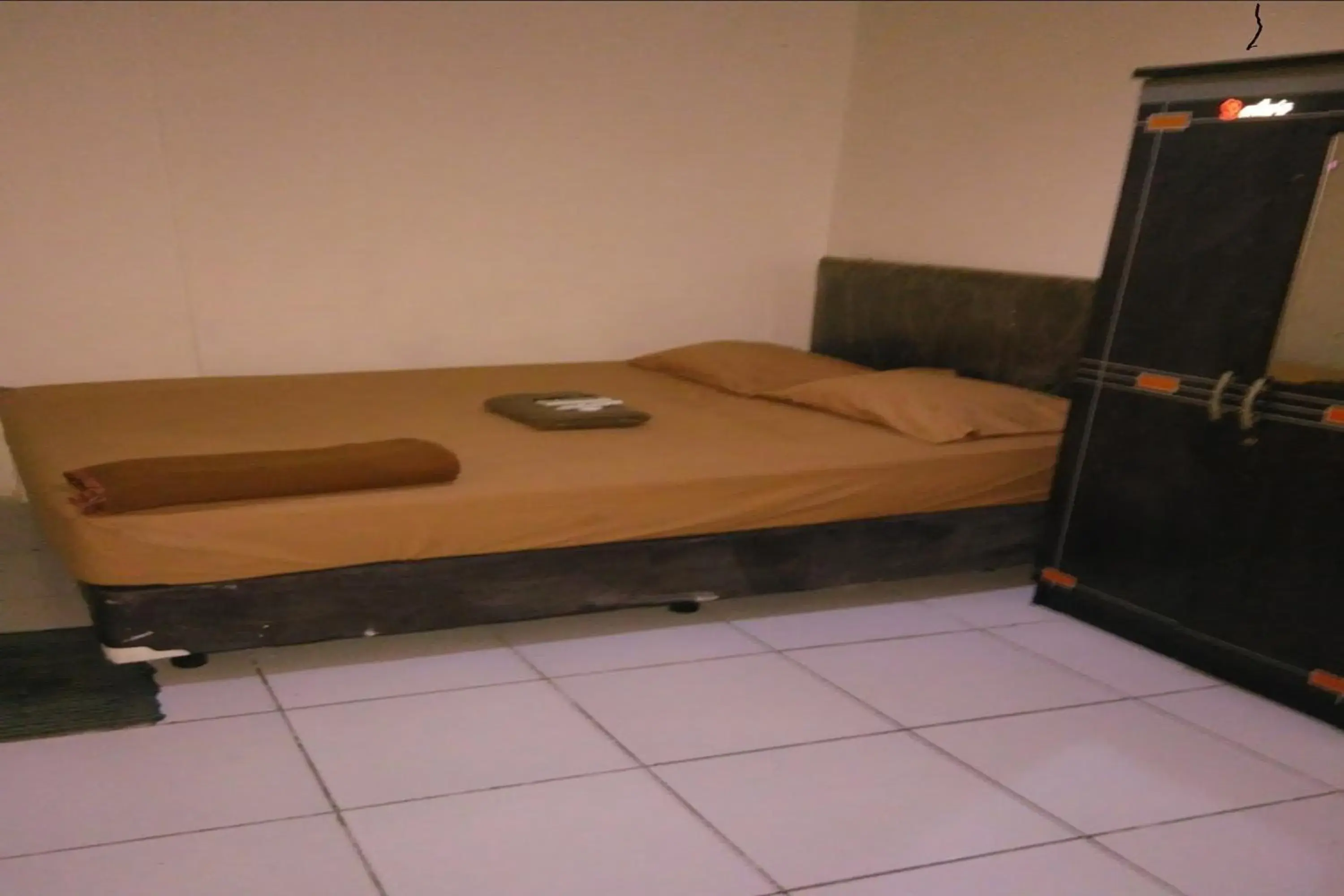 Bedroom, Bed in Lautze Residence Bedroom, Bed in Lautze Residence