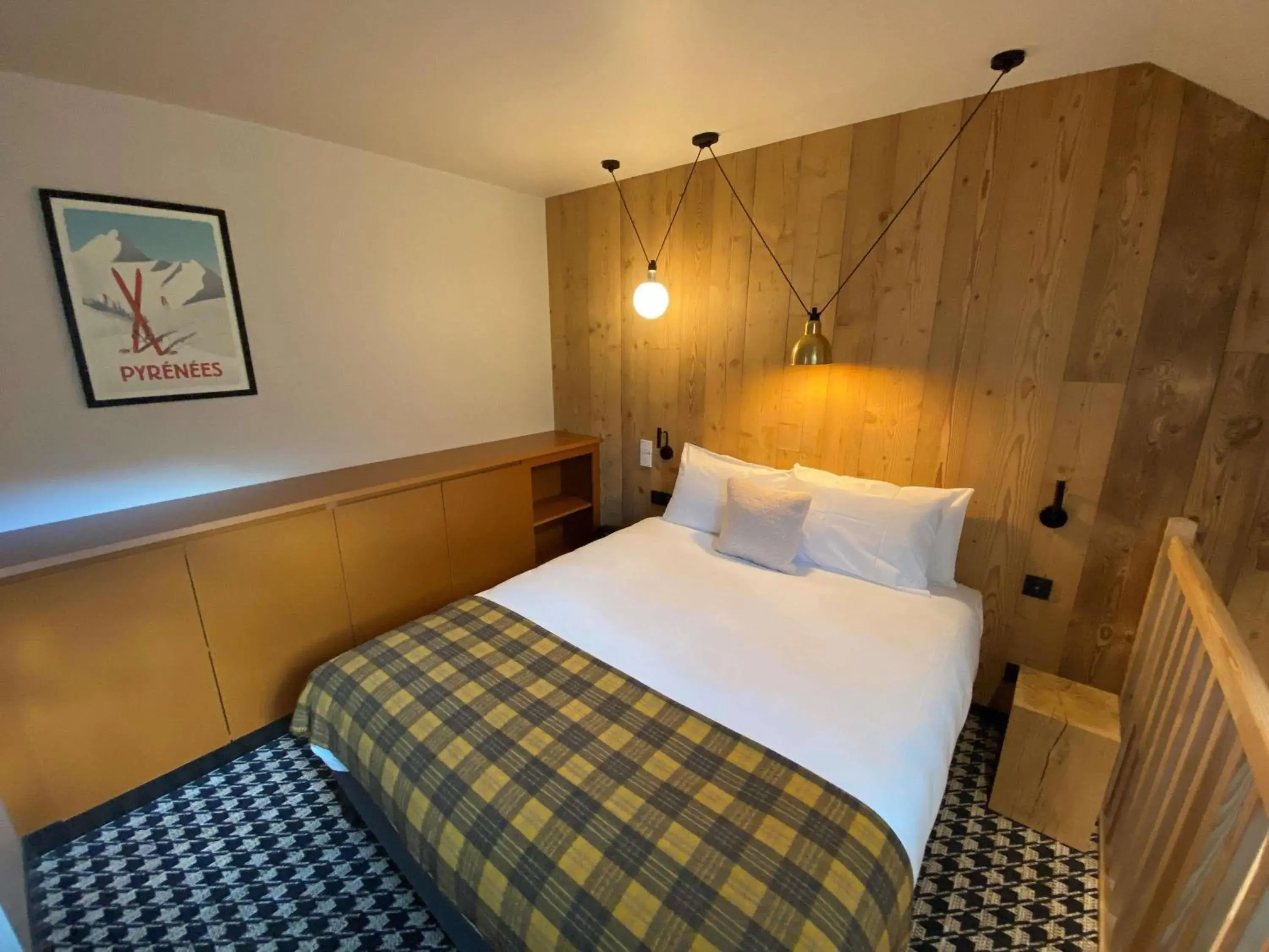 Bedroom, Bed in Mercure Peyragudes Loudenvielle Pyrénées Bedroom, Bed in Mercure Peyragudes Loudenvielle Pyrénées