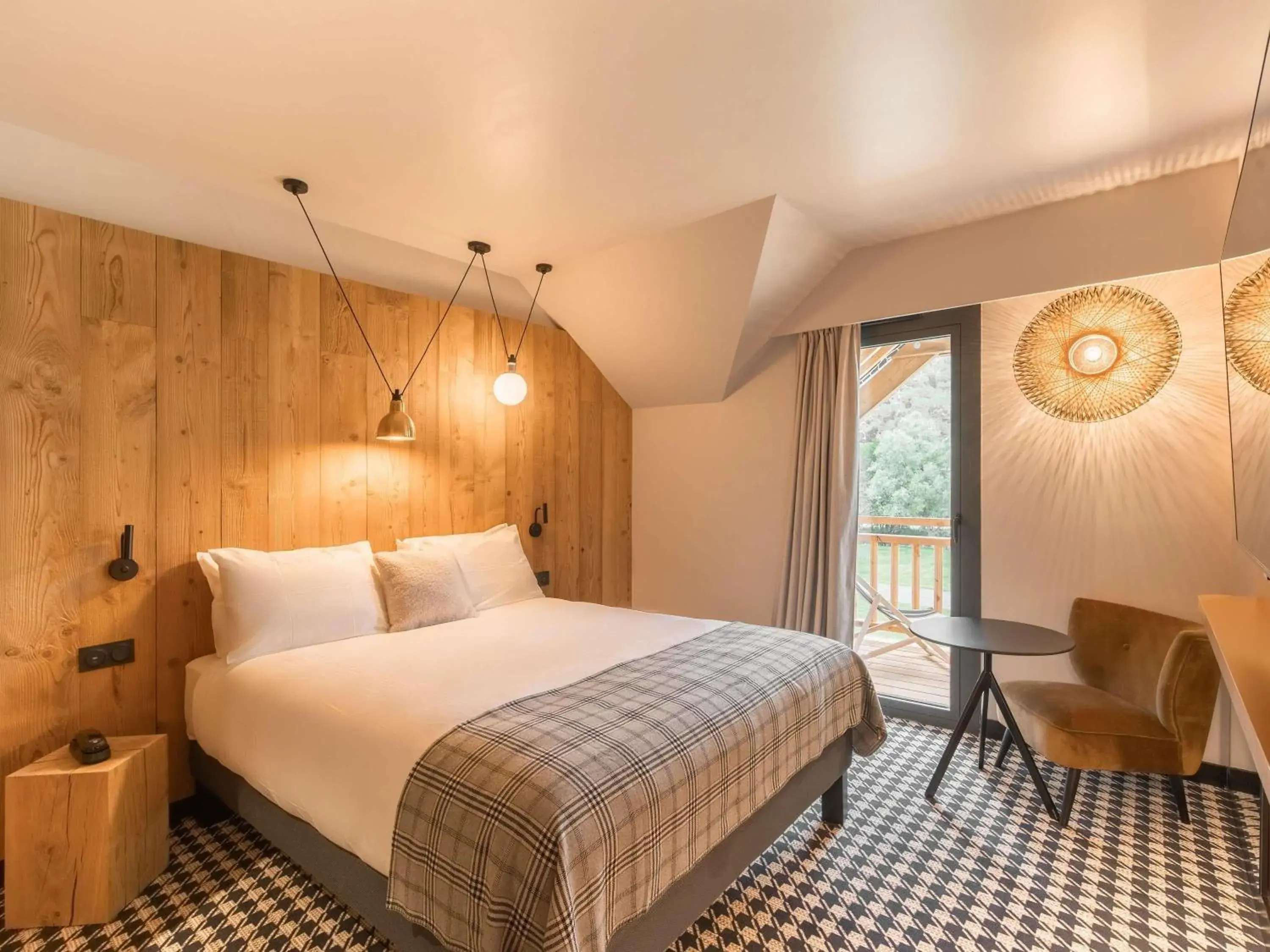 Bedroom, Bed in Mercure Peyragudes Loudenvielle Pyrénées Bedroom, Bed in Mercure Peyragudes Loudenvielle Pyrénées