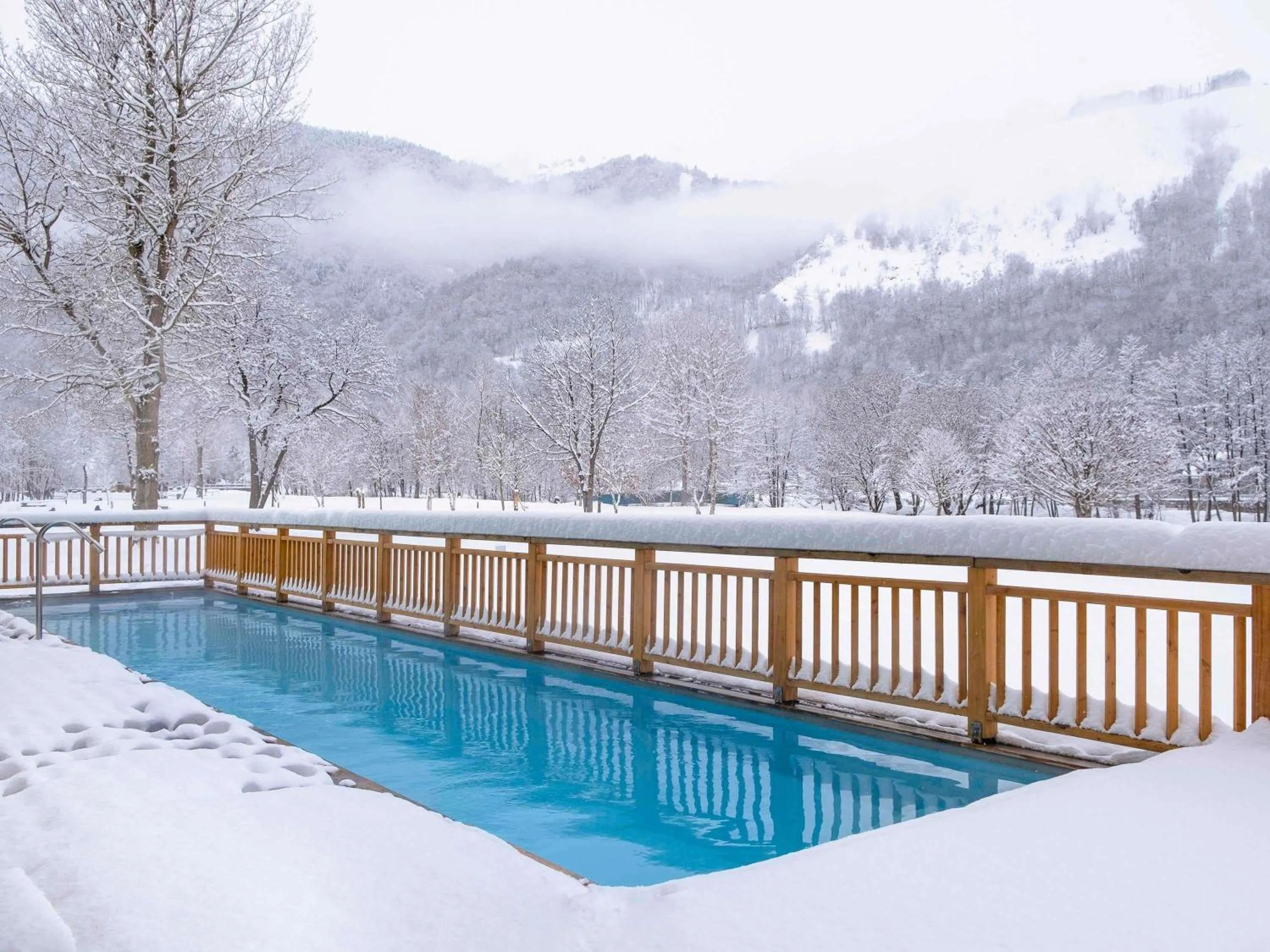 Property building in Mercure Peyragudes Loudenvielle Pyrénées