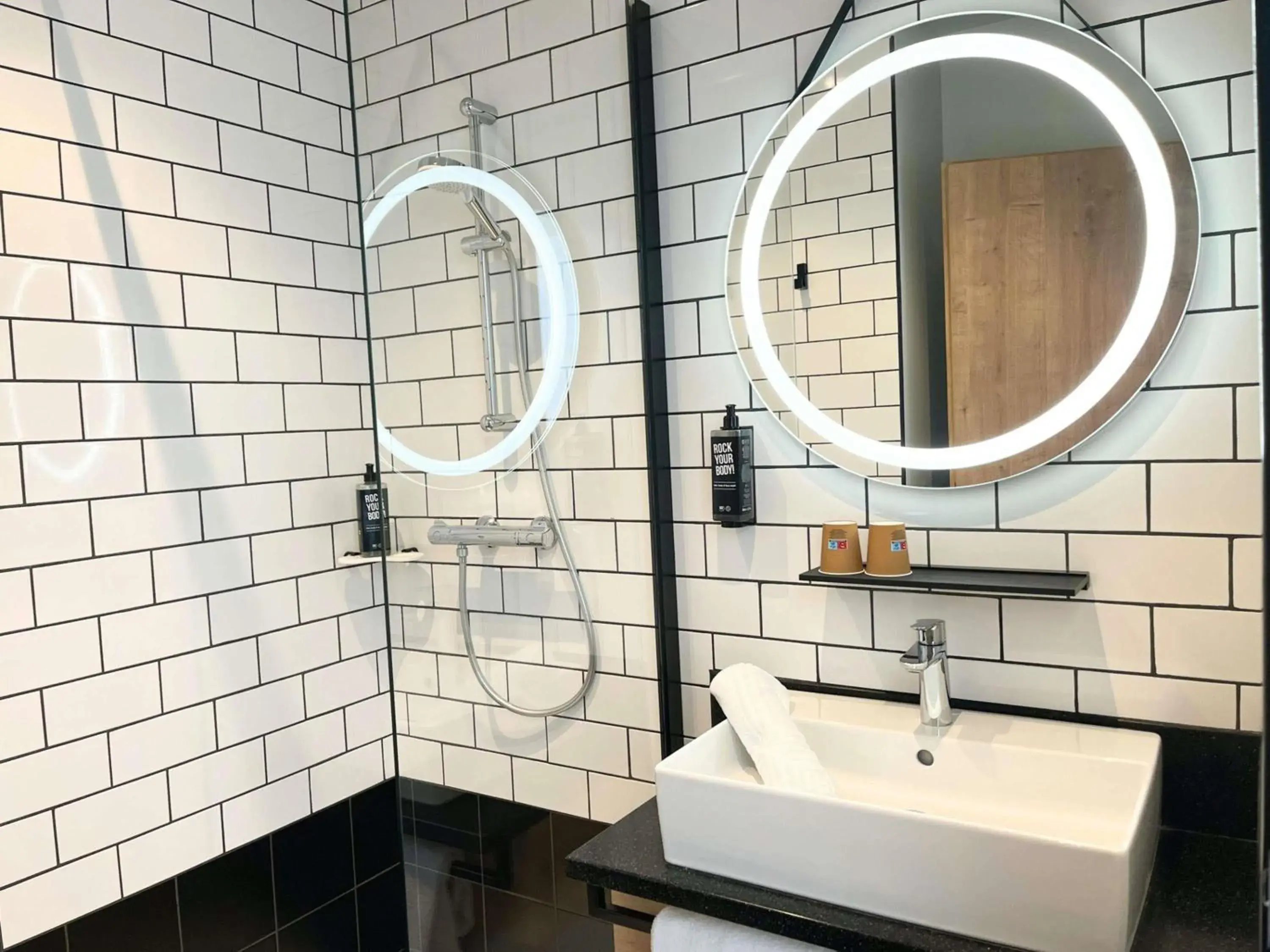 Bedroom in Ibis Lunel Petite Camargue Bedroom in Ibis Lunel Petite Camargue