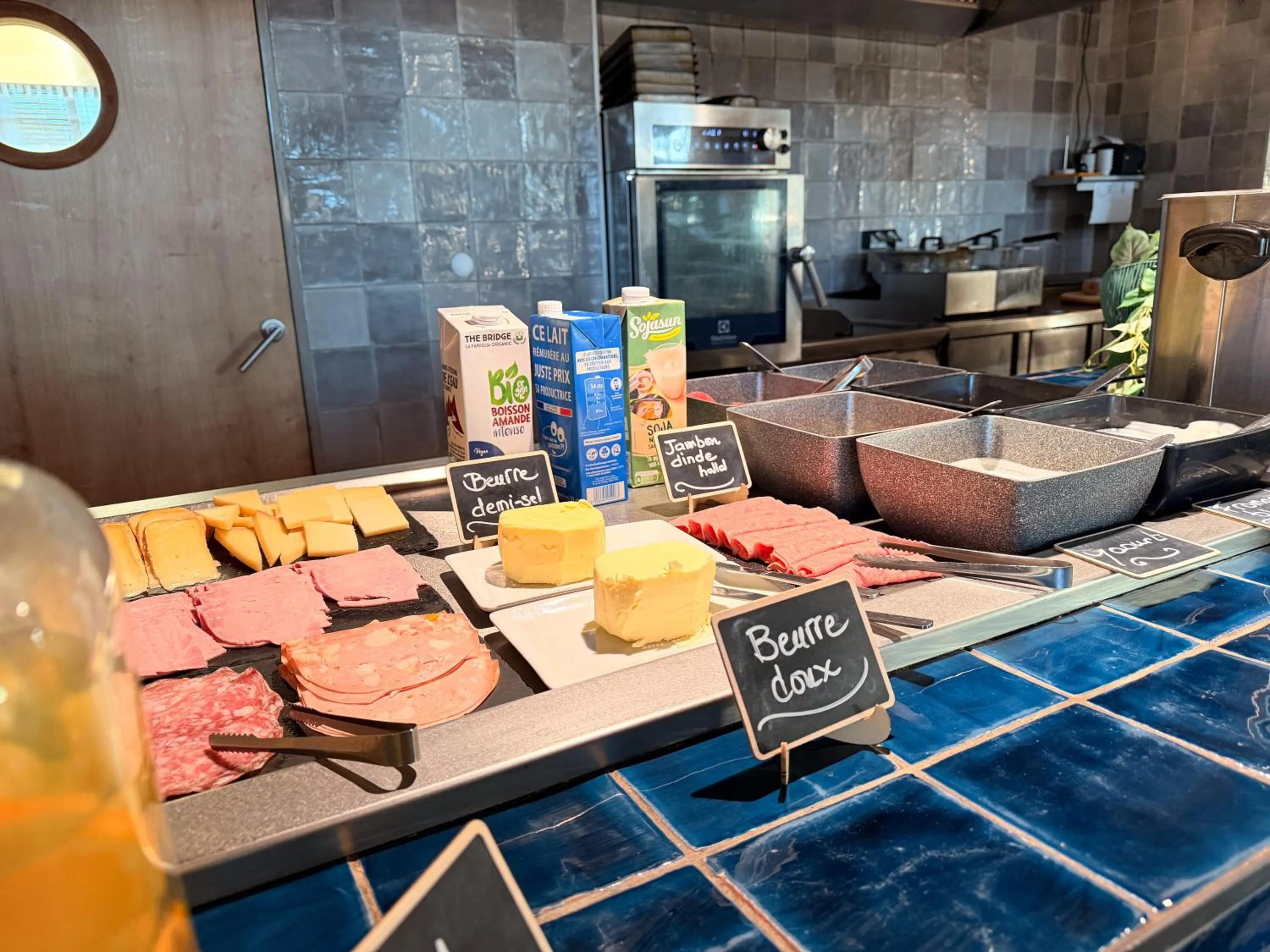 Breakfast in Ibis Lunel Petite Camargue