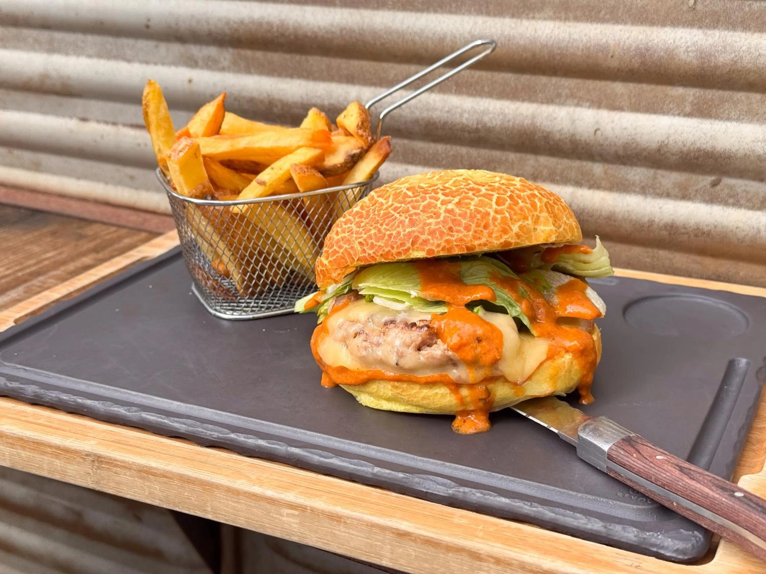 Restaurant/places to eat in Ibis Lunel Petite Camargue