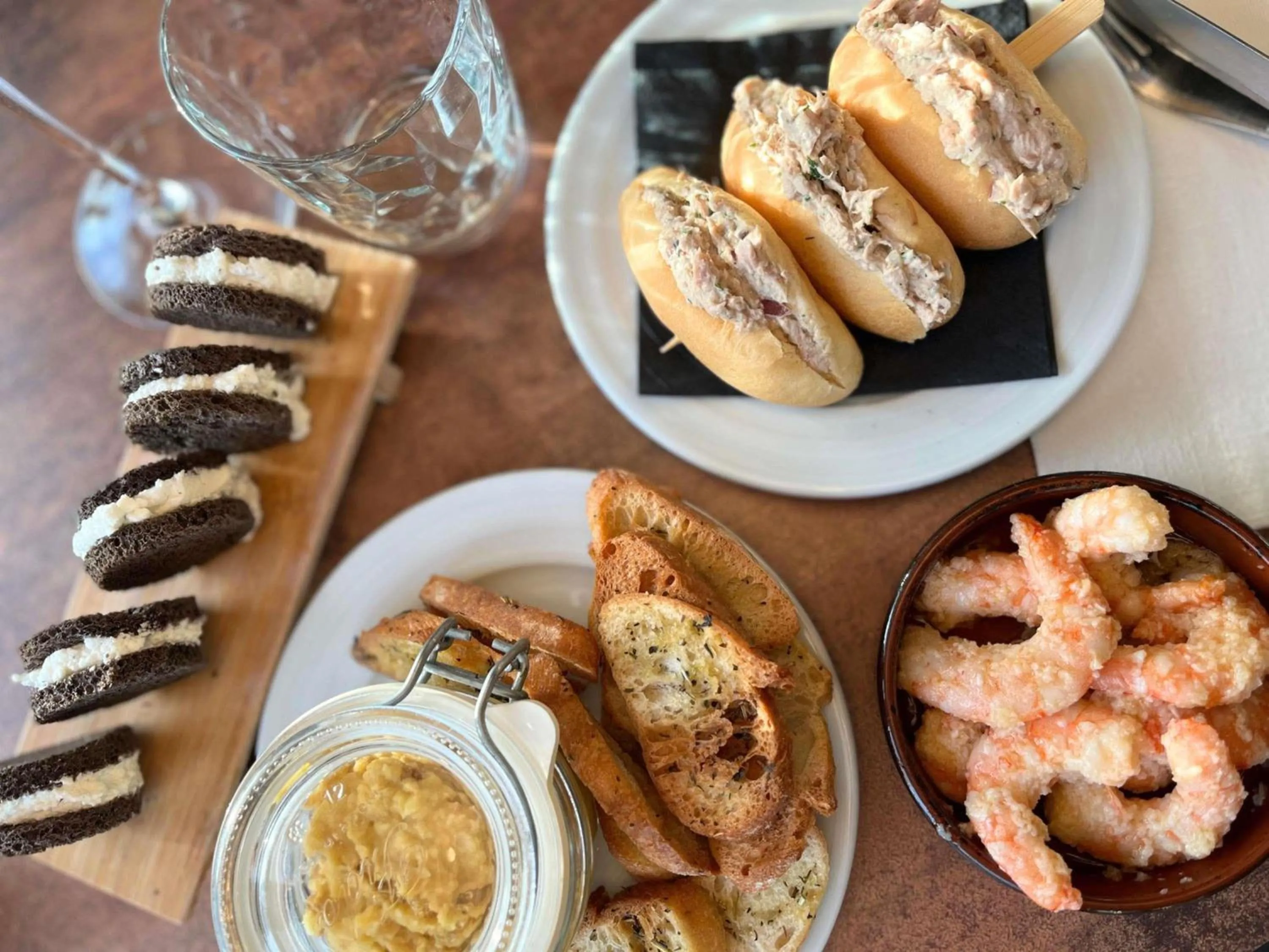 Restaurant/places to eat in Ibis Lunel Petite Camargue