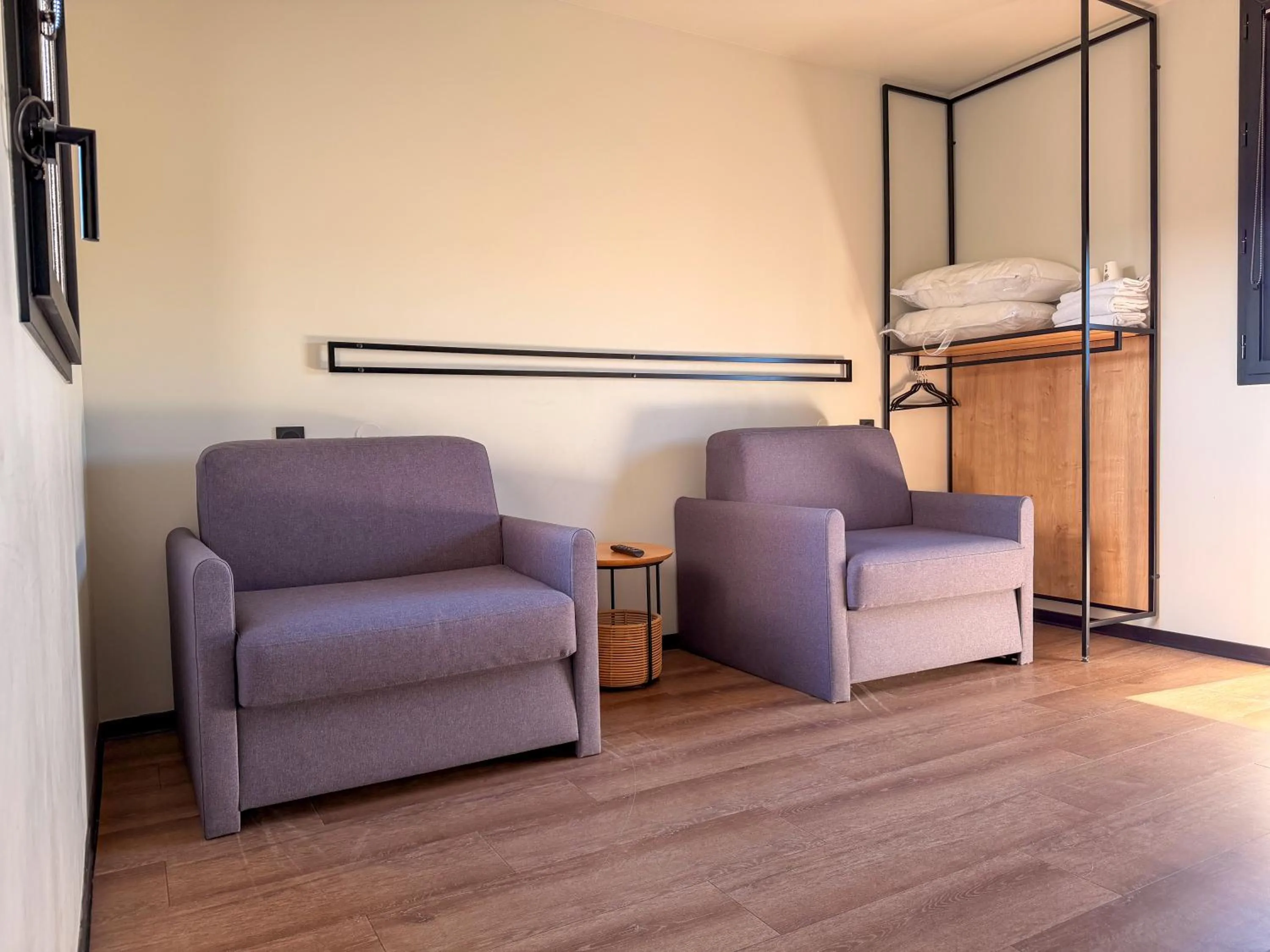 Bedroom in Ibis Lunel Petite Camargue