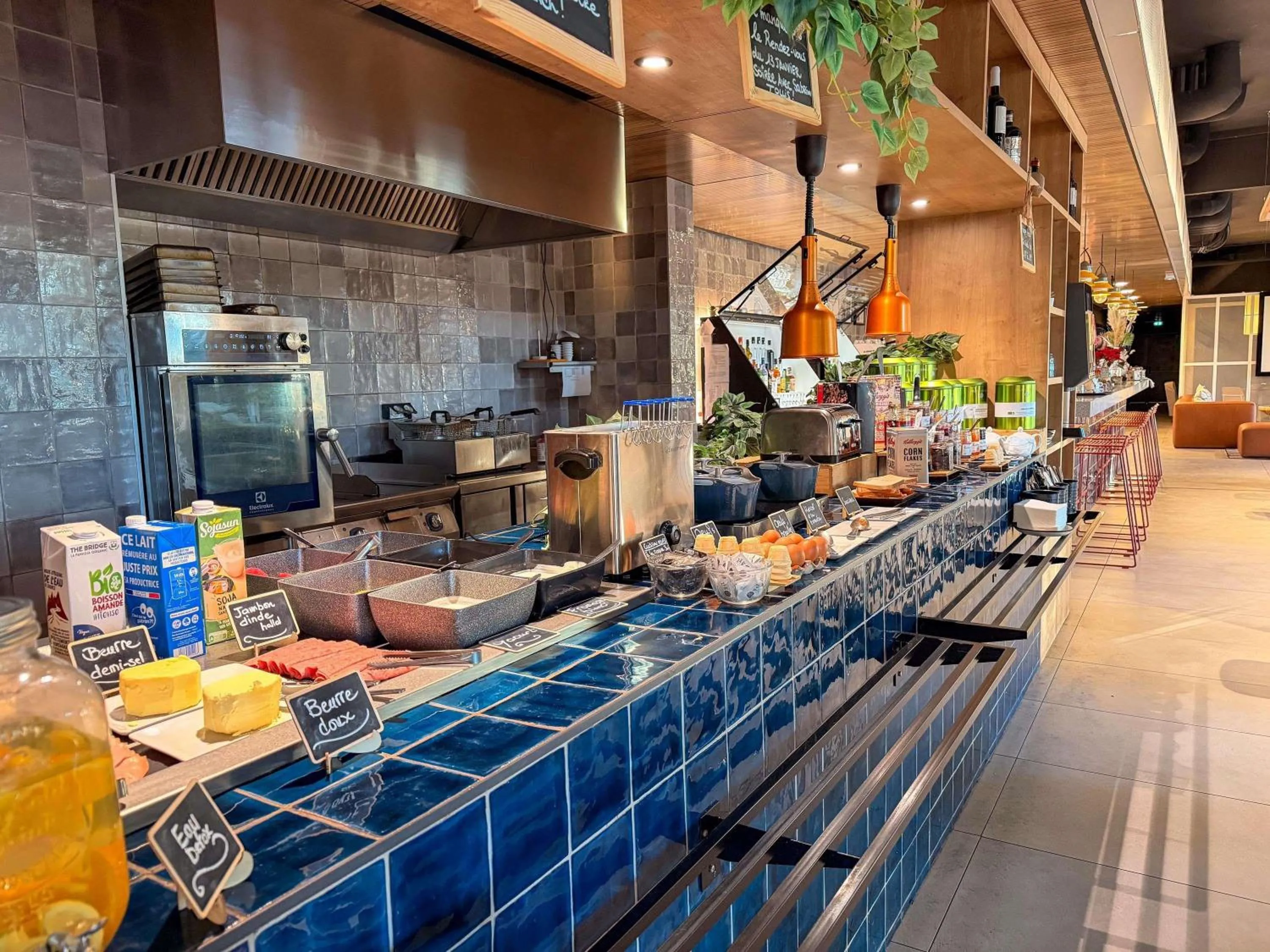 Breakfast in Ibis Lunel Petite Camargue