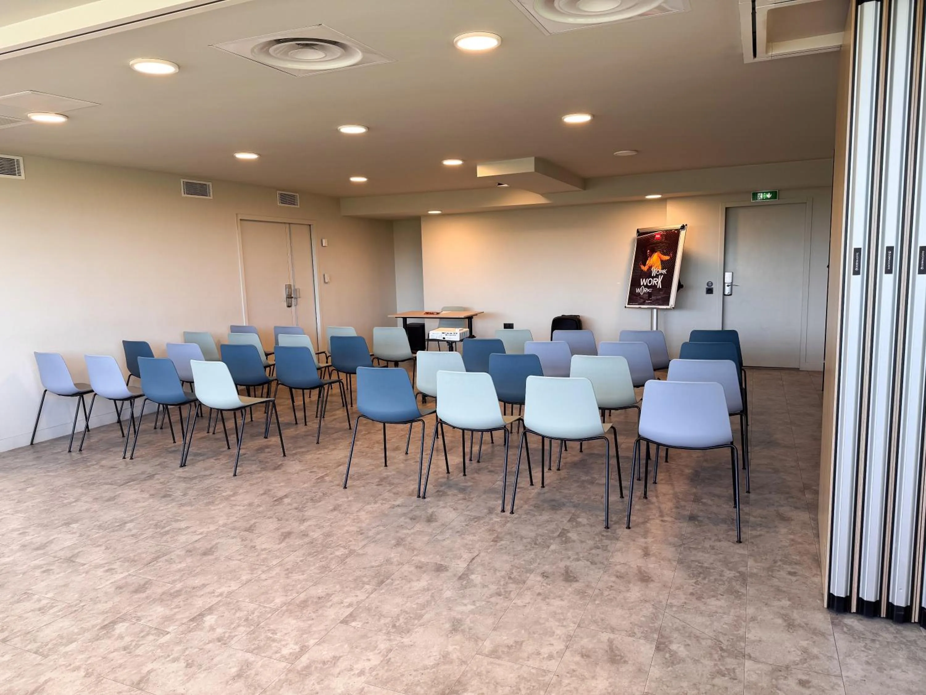 Meeting/conference room in Ibis Lunel Petite Camargue