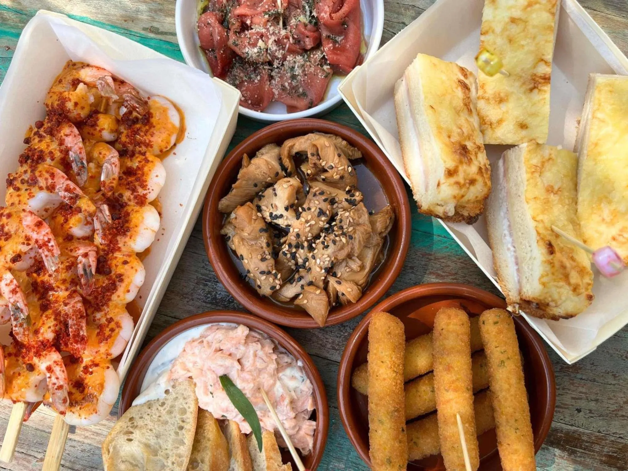 Restaurant/places to eat in Ibis Lunel Petite Camargue