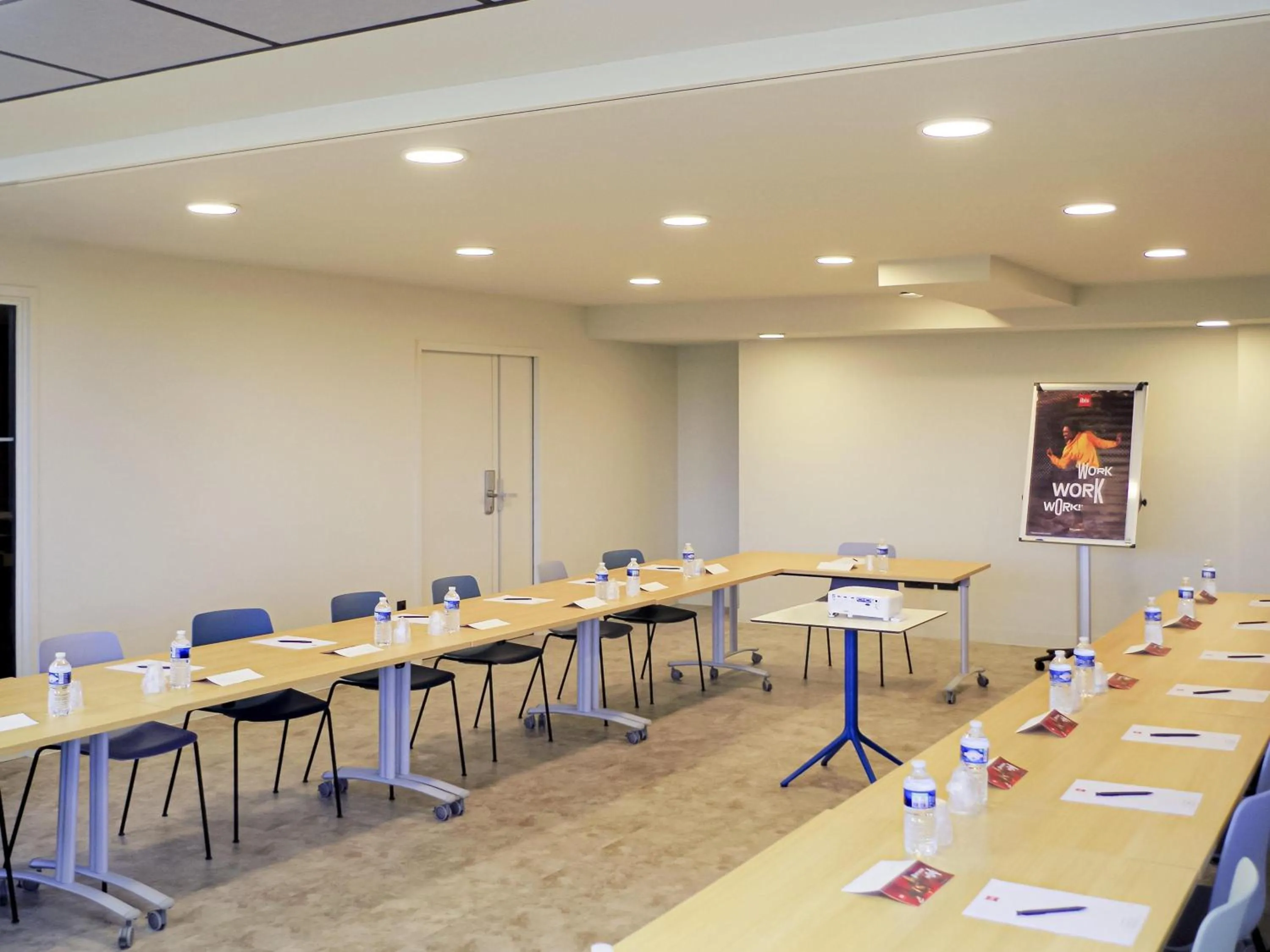 Meeting/conference room in Ibis Lunel Petite Camargue