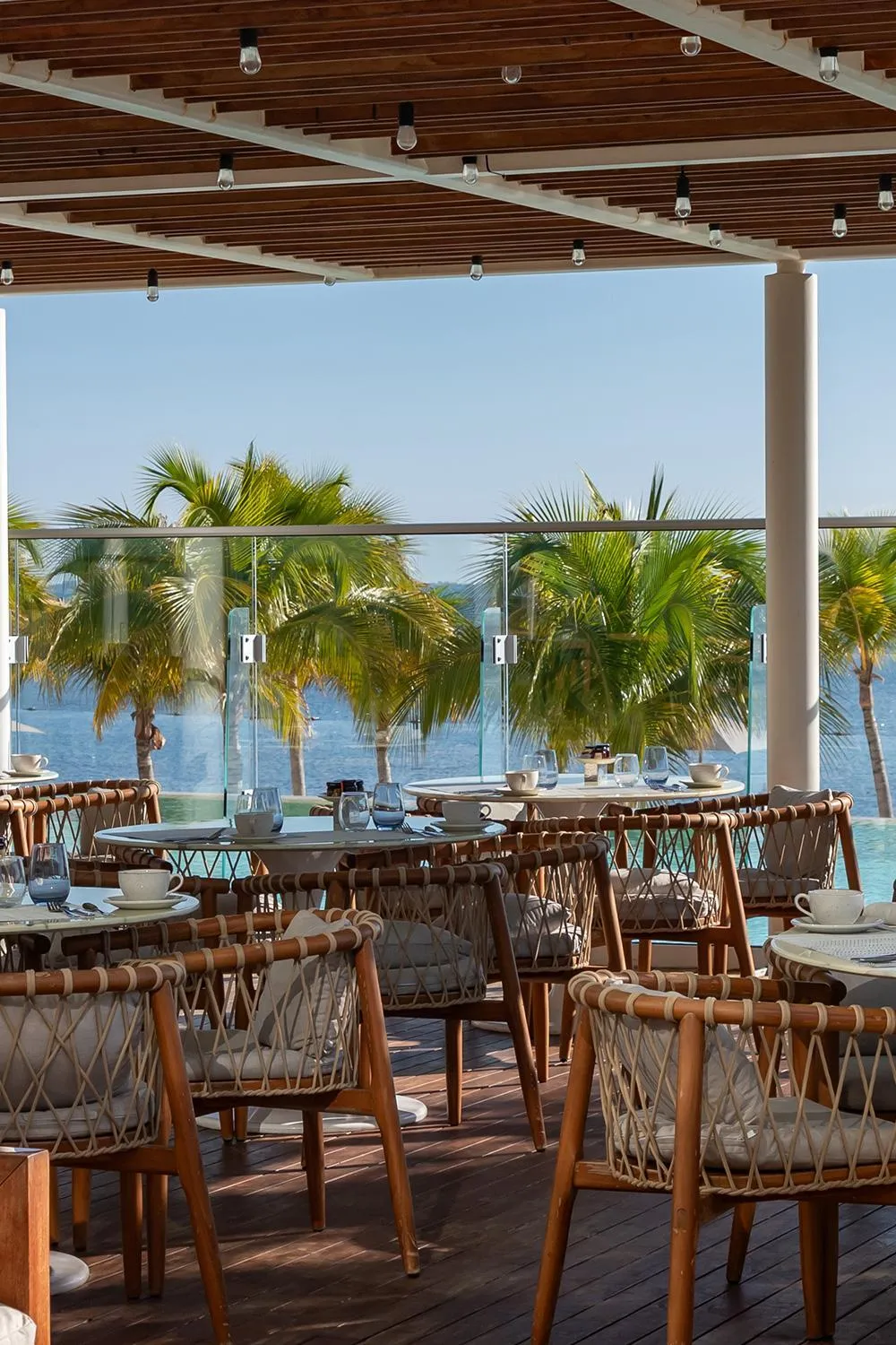 Restaurant/places to eat in SLS Cancun