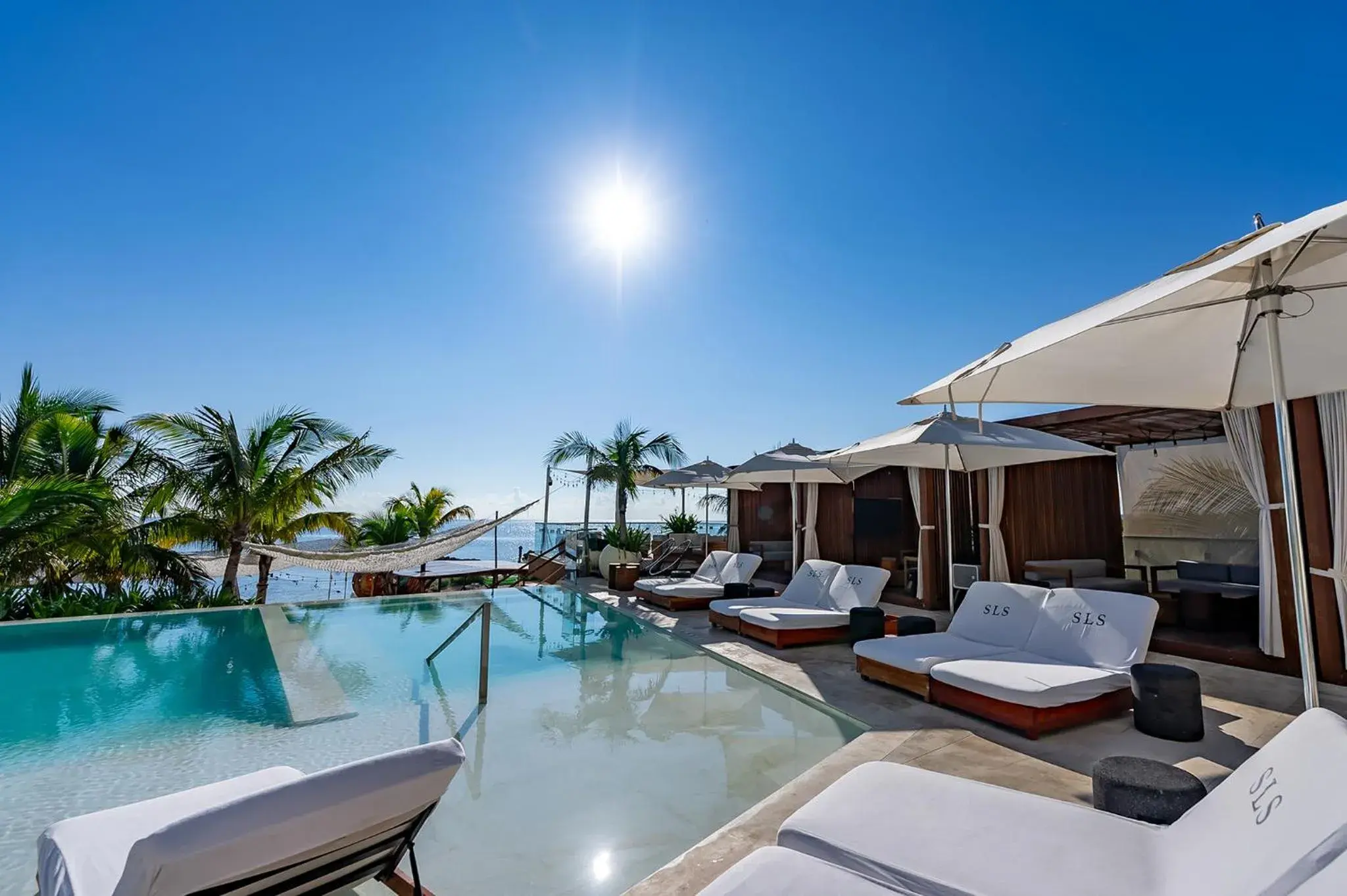 Swimming pool in SLS Cancun Swimming pool in SLS Cancun