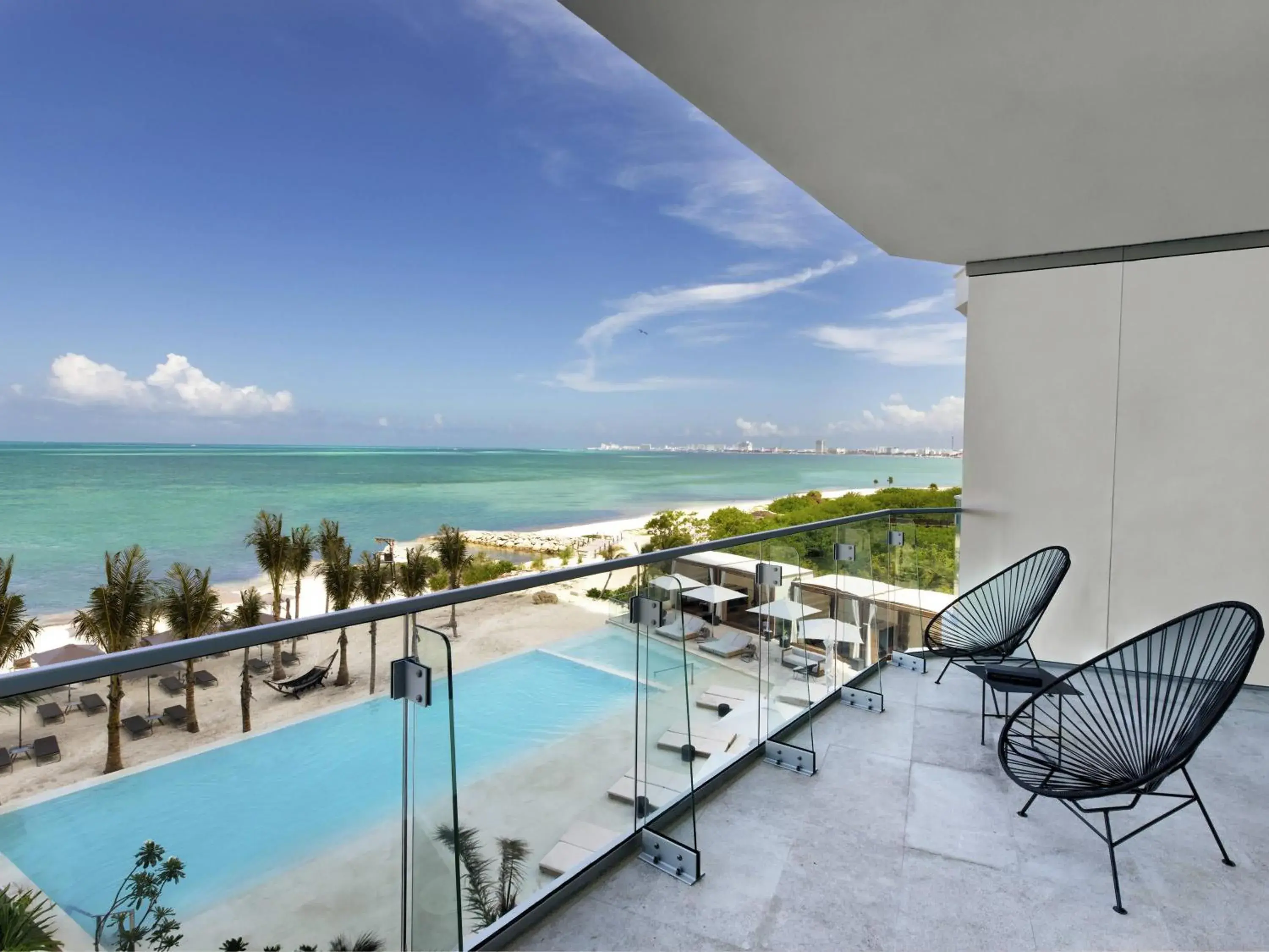 Bedroom in SLS Cancun Bedroom in SLS Cancun