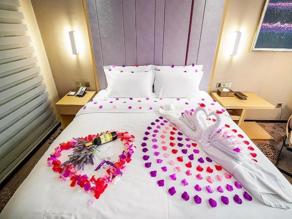 Bed in Lavande Hotel Leshan High-speed Railway Station Wanda Plaza