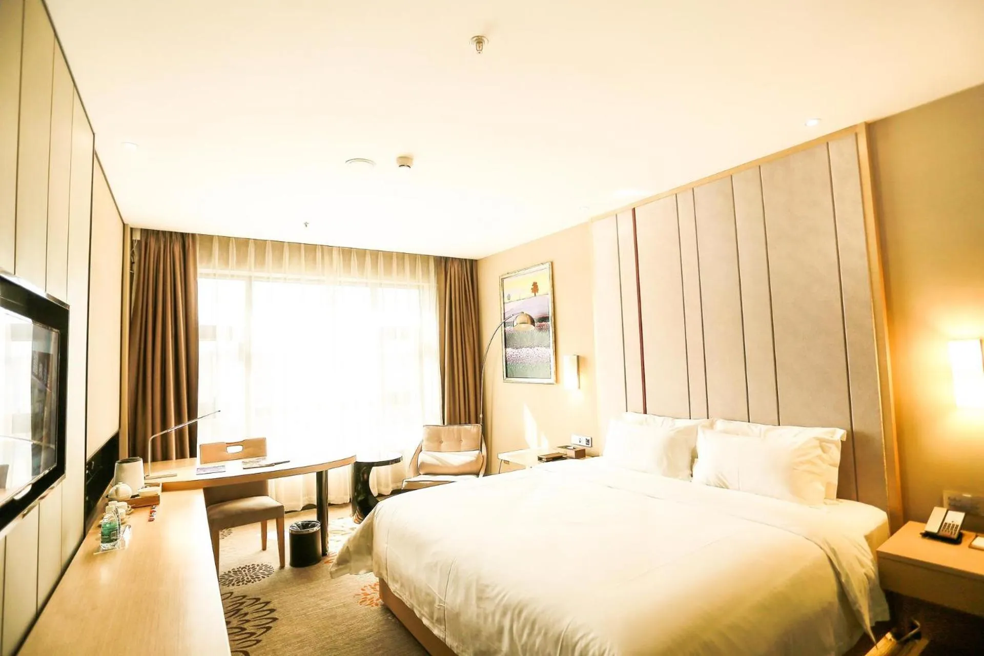 Bed in Lavande Hotel Leshan High-speed Railway Station Wanda Plaza