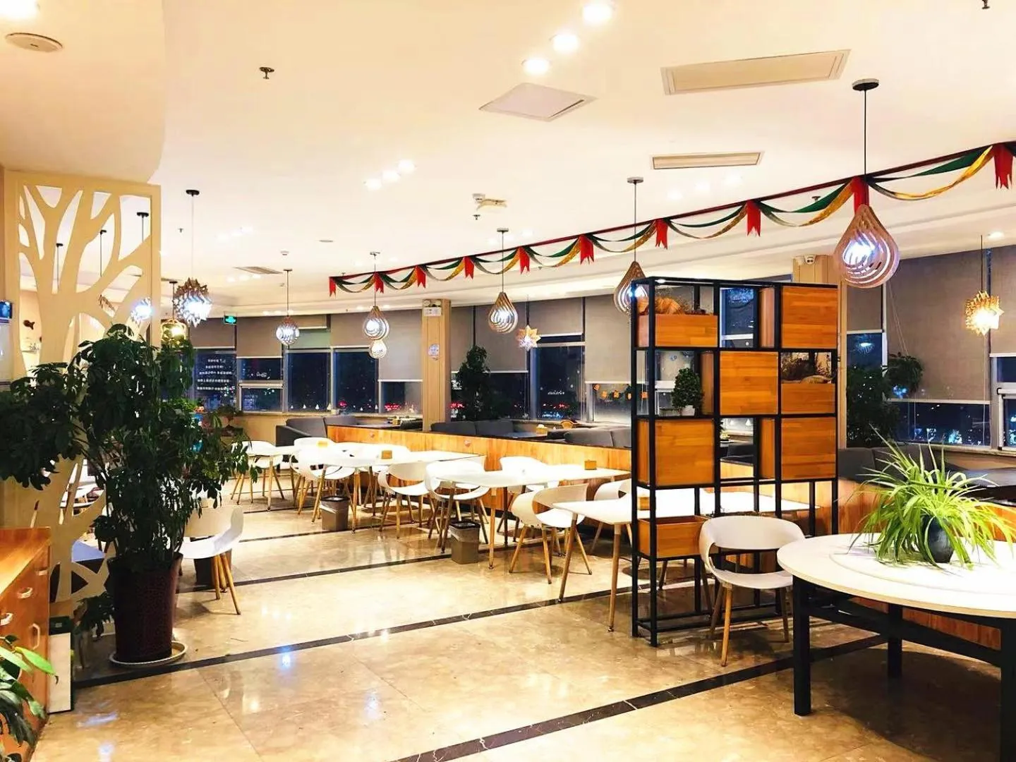 Lavande Hotel Rizhao Haiqu East Road RT-Mart Store